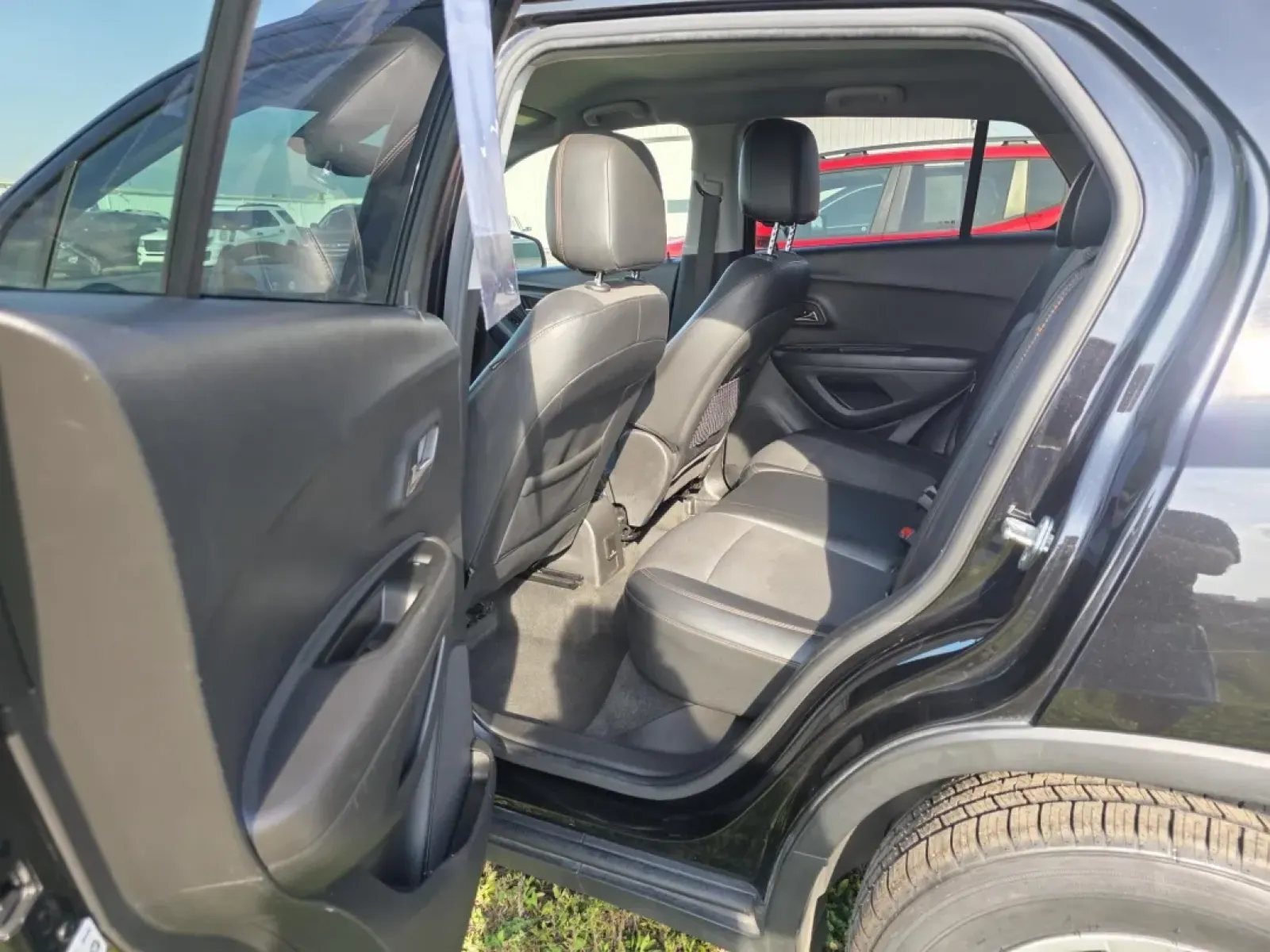 2020 Chevrolet TRAX 1LT (KL7CJLSB0LB) with an Other engine, located at 15 Petro Dr, Warsaw, IN, 46582, (574) 306-0055, 41.273563, -85.857544 - Embrace the freedom of the open road with the 2020 Chevrolet Trax 1LT, a versatile and stylish wagon that's perfect for budget-conscious buyers seeking a reliable vehicle for daily commutes or family adventures. Whether you're navigating the bustling streets of Warsaw or heading out for a weekend ge - Photo#5