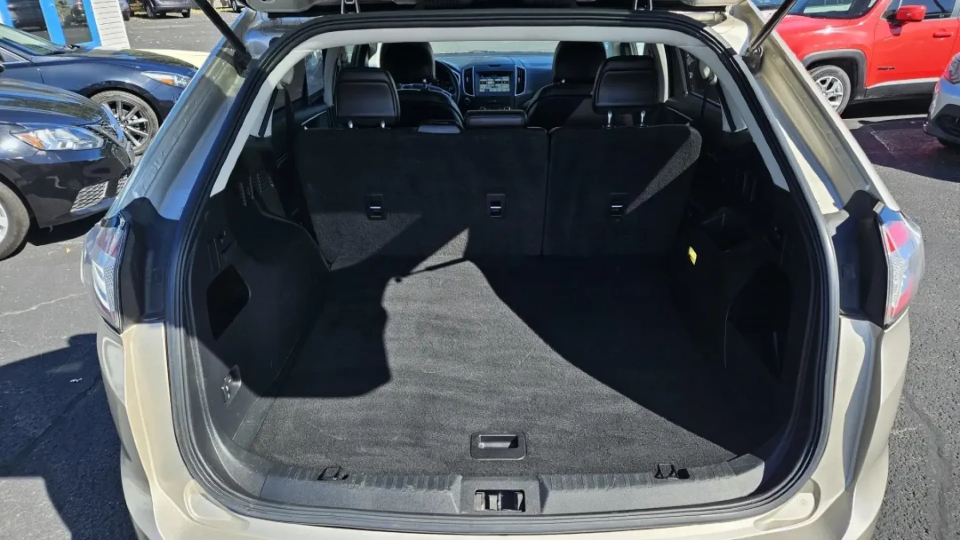 2017 Ford Edge (2FMPK4J90HB) with an Other engine, located at 5744 Central Avenue, Toledo, OH, 43615, (419) 724-0130, 41.676781, -83.682137 - **Discover Your Perfect Adventure Companion: 2017 Ford Edge at Auto Credit**<br /> <br /> Are you searching for the ideal vehicle to meet your family's dynamic lifestyle or your weekend adventure needs? Look no further than this stunning 2017 Ford Edge, available now at Auto Credit in Toledo, Ohio. - Photo#4