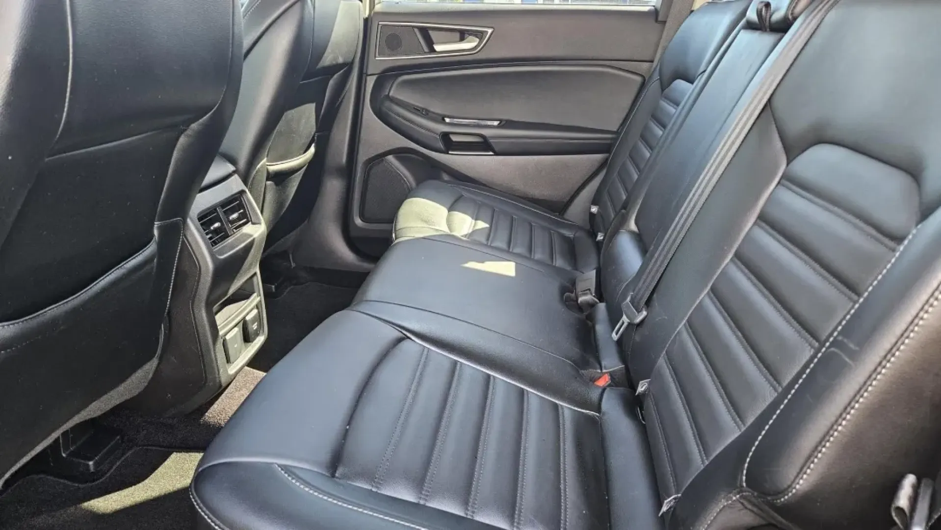 2017 Ford Edge (2FMPK4J90HB) with an Other engine, located at 5744 Central Avenue, Toledo, OH, 43615, (419) 724-0130, 41.676781, -83.682137 - **Discover Your Perfect Adventure Companion: 2017 Ford Edge at Auto Credit**<br /> <br /> Are you searching for the ideal vehicle to meet your family's dynamic lifestyle or your weekend adventure needs? Look no further than this stunning 2017 Ford Edge, available now at Auto Credit in Toledo, Ohio. - Photo#6