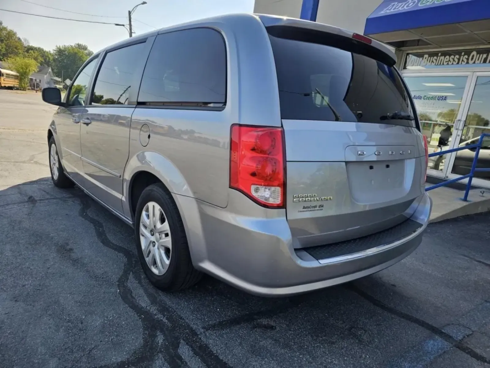 2016 Dodge Grand Caravan (2C4RDGBG8GR) with an Other engine, located at 502 South Main Street, Columbia City, IN, 46725, (260) 244-4645, 41.151382, -85.490578 - Are you ready to elevate your family's road trip game or simply tackle your daily commute with confidence? Discover the perfect blend of space, comfort, and reliability with this 2016 Dodge Grand Caravan, available now at Auto Credit in Columbia City, Indiana. With the flexibility of a Buy Here Pay - Photo#1