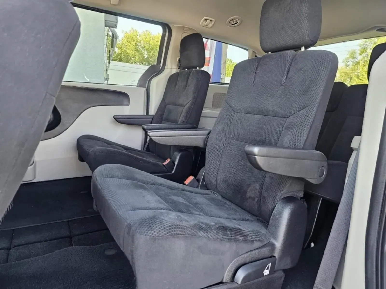 2016 Dodge Grand Caravan (2C4RDGBG8GR) with an Other engine, located at 502 South Main Street, Columbia City, IN, 46725, (260) 244-4645, 41.151382, -85.490578 - Are you ready to elevate your family's road trip game or simply tackle your daily commute with confidence? Discover the perfect blend of space, comfort, and reliability with this 2016 Dodge Grand Caravan, available now at Auto Credit in Columbia City, Indiana. With the flexibility of a Buy Here Pay - Photo#2