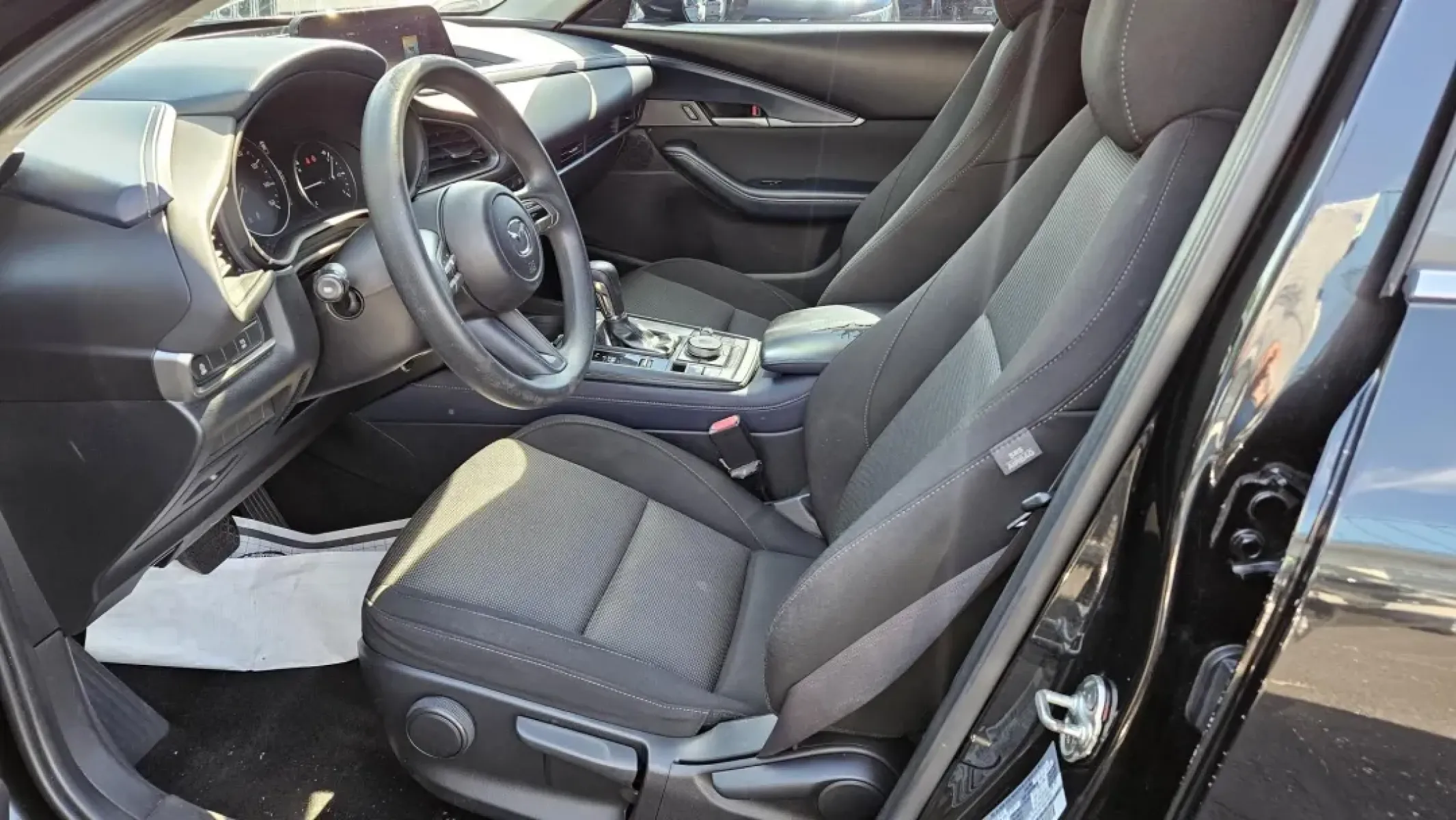 2021 Mazda CX-30 BASE (3MVDMAAL4MM) with an Other engine, located at 5744 Central Avenue, Toledo, OH, 43615, (419) 724-0130, 41.676781, -83.682137 - **Experience the Open Road with the 2021 Mazda CX-30 BASE Your Next Adventure Awaits!**<br /> <br /> If you're seeking the perfect vehicle for weekend getaways or daily commutes, the 2021 Mazda CX-30 BASE is a fabulous choice that merges style, comfort, and functionality. This SUV, available at Aut - Photo#5