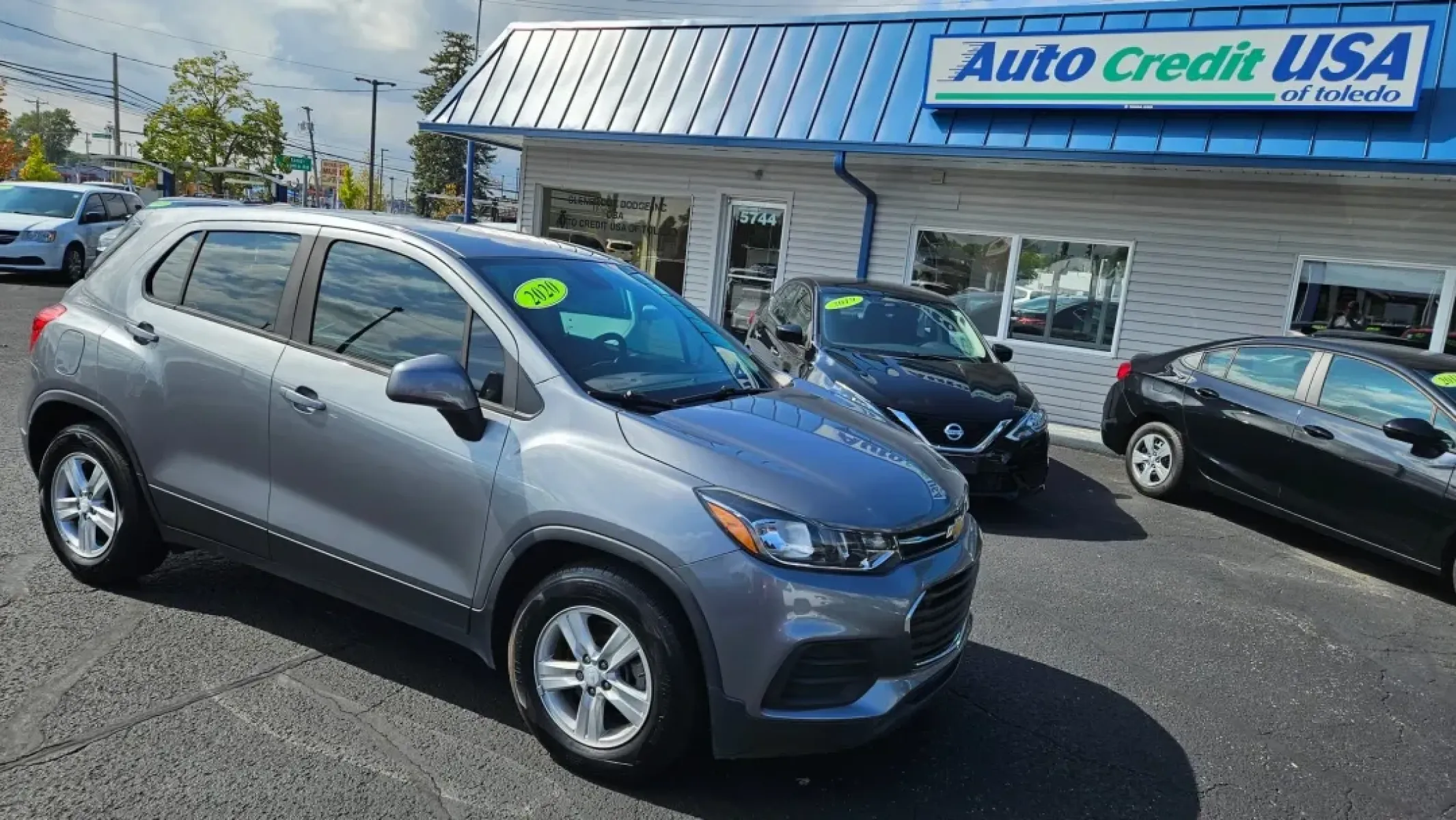 2020 Chevrolet TRAX LS (3GNCJKSB8LL) with an Other engine, located at 5744 Central Avenue, Toledo, OH, 43615, (419) 724-0130, 41.676781, -83.682137 - Are you searching for a versatile vehicle that fits perfectly into your busy lifestyle? Look no further than the 2020 Chevrolet Trax LS, an ideal choice for those who crave adventure without sacrificing comfort and convenience. Whether you're navigating the bustling streets of Toledo or embarking on - Photo#1