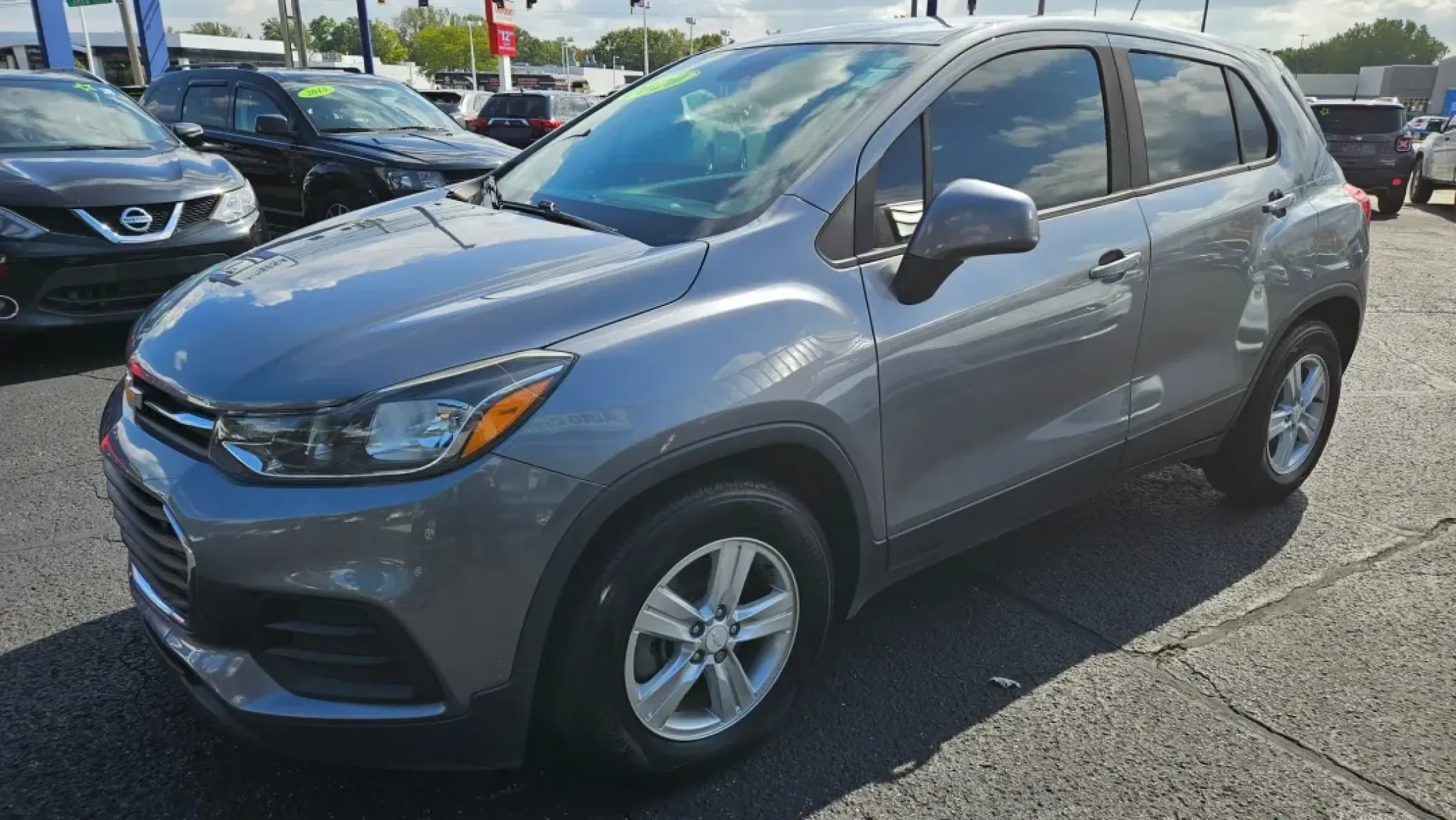 2020 Chevrolet TRAX LS (3GNCJKSB8LL) with an Other engine, located at 5744 Central Avenue, Toledo, OH, 43615, (419) 724-0130, 41.676781, -83.682137 - Are you searching for a versatile vehicle that fits perfectly into your busy lifestyle? Look no further than the 2020 Chevrolet Trax LS, an ideal choice for those who crave adventure without sacrificing comfort and convenience. Whether you're navigating the bustling streets of Toledo or embarking on - Photo#2