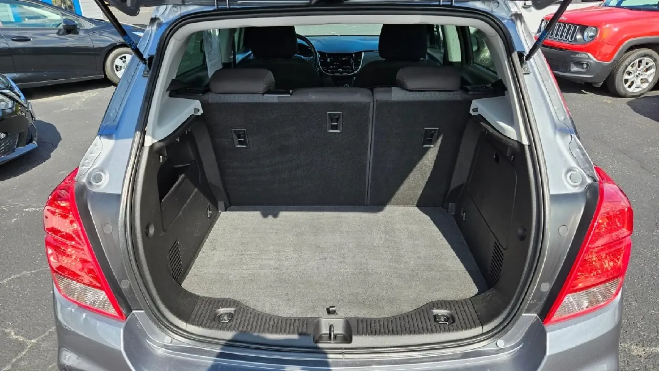 2020 Chevrolet TRAX LS (3GNCJKSB8LL) with an Other engine, located at 5744 Central Avenue, Toledo, OH, 43615, (419) 724-0130, 41.676781, -83.682137 - Are you searching for a versatile vehicle that fits perfectly into your busy lifestyle? Look no further than the 2020 Chevrolet Trax LS, an ideal choice for those who crave adventure without sacrificing comfort and convenience. Whether you're navigating the bustling streets of Toledo or embarking on - Photo#5