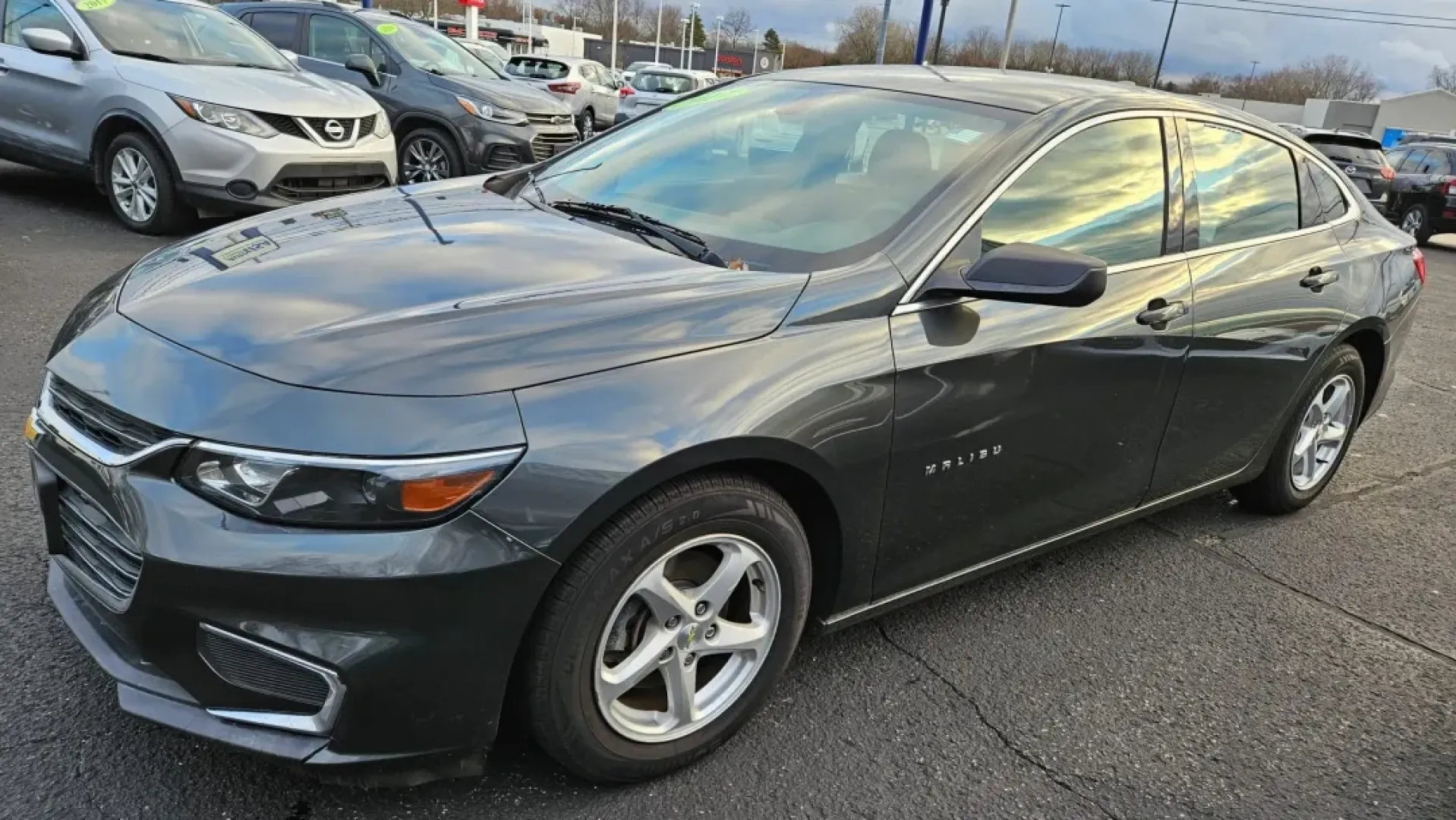 2017 Chevrolet MALIBU LS (1LS) (1G1ZB5STXHF) with an Other engine, located at 5744 Central Avenue, Toledo, OH, 43615, (419) 724-0130, 41.676781, -83.682137 - **Discover the Perfect Sedan for Your Daily Commute 2017 Chevrolet Malibu LS at Auto Credit in Toledo, OH!**<br /> <br /> Are you in search of a reliable sedan that seamlessly blends style, comfort, and affordability? Look no further! The 2017 Chevrolet Malibu LS (1LS) is the ideal choice for budge - Photo#1