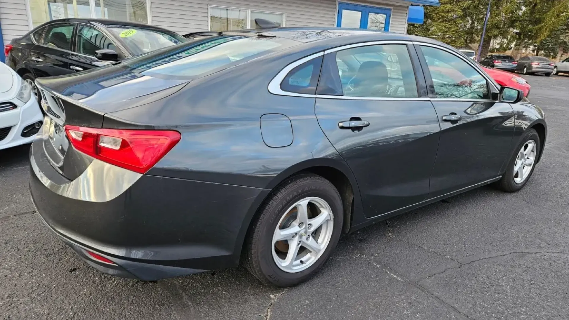 2017 Chevrolet MALIBU LS (1LS) (1G1ZB5STXHF) with an Other engine, located at 5744 Central Avenue, Toledo, OH, 43615, (419) 724-0130, 41.676781, -83.682137 - **Discover the Perfect Sedan for Your Daily Commute 2017 Chevrolet Malibu LS at Auto Credit in Toledo, OH!**<br /> <br /> Are you in search of a reliable sedan that seamlessly blends style, comfort, and affordability? Look no further! The 2017 Chevrolet Malibu LS (1LS) is the ideal choice for budge - Photo#3