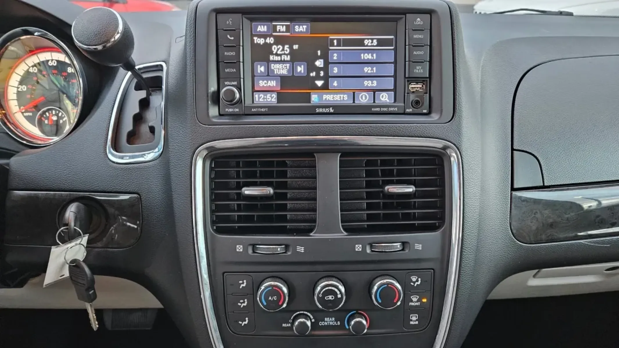 2019 Dodge Grand Caravan (2C4RDGBG0KR) with an Other engine, located at 5744 Central Avenue, Toledo, OH, 43615, (419) 724-0130, 41.676781, -83.682137 - **Unleash Your Family Adventures with the 2019 Dodge Grand Caravan!**<br /> <br /> Are you ready to transform your family outings from ordinary to extraordinary? The 2019 Dodge Grand Caravan is designed for those who crave versatility and comfort, making it the perfect choice for growing families or - Photo#11
