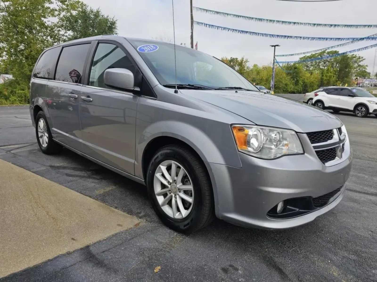 2017 Dodge Grand Caravan (2C4RDGCG6HR) with an Other engine, located at 502 South Main Street, Columbia City, IN, 46725, (260) 244-4645, 41.151382, -85.490578 - Are you looking for a reliable vehicle that can handle everything from family road trips to daily commutes? Look no further! The 2017 Dodge Grand Caravan is the ultimate family-friendly van, perfect for those who prioritize space and comfort while navigating the demands of a busy lifestyle. With its - Photo#1