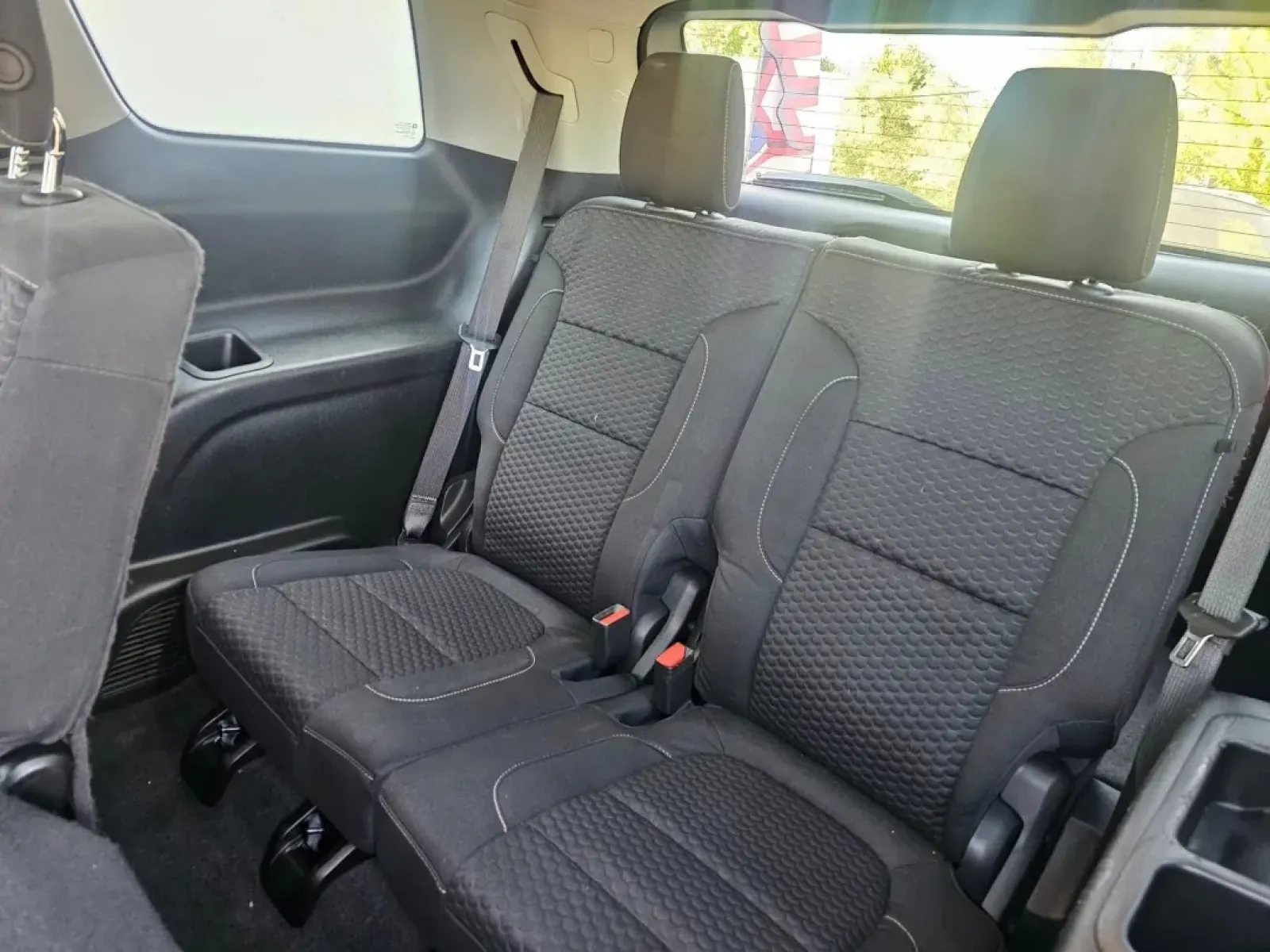 2017 GMC Acadia (1GKKNRLA0HZ) with an Other engine, located at 502 South Main Street, Columbia City, IN, 46725, (260) 244-4645, 41.151382, -85.490578 - **Discover Your Next Adventure with the 2017 GMC Acadia at Auto Credit!** <br /> <br /> Are you ready to take your family on unforgettable road trips or enjoy weekend adventures? Look no further! The 2017 GMC Acadia, available at Auto Credit in Columbia City, Indiana, is the perfect SUV for those wh - Photo#4