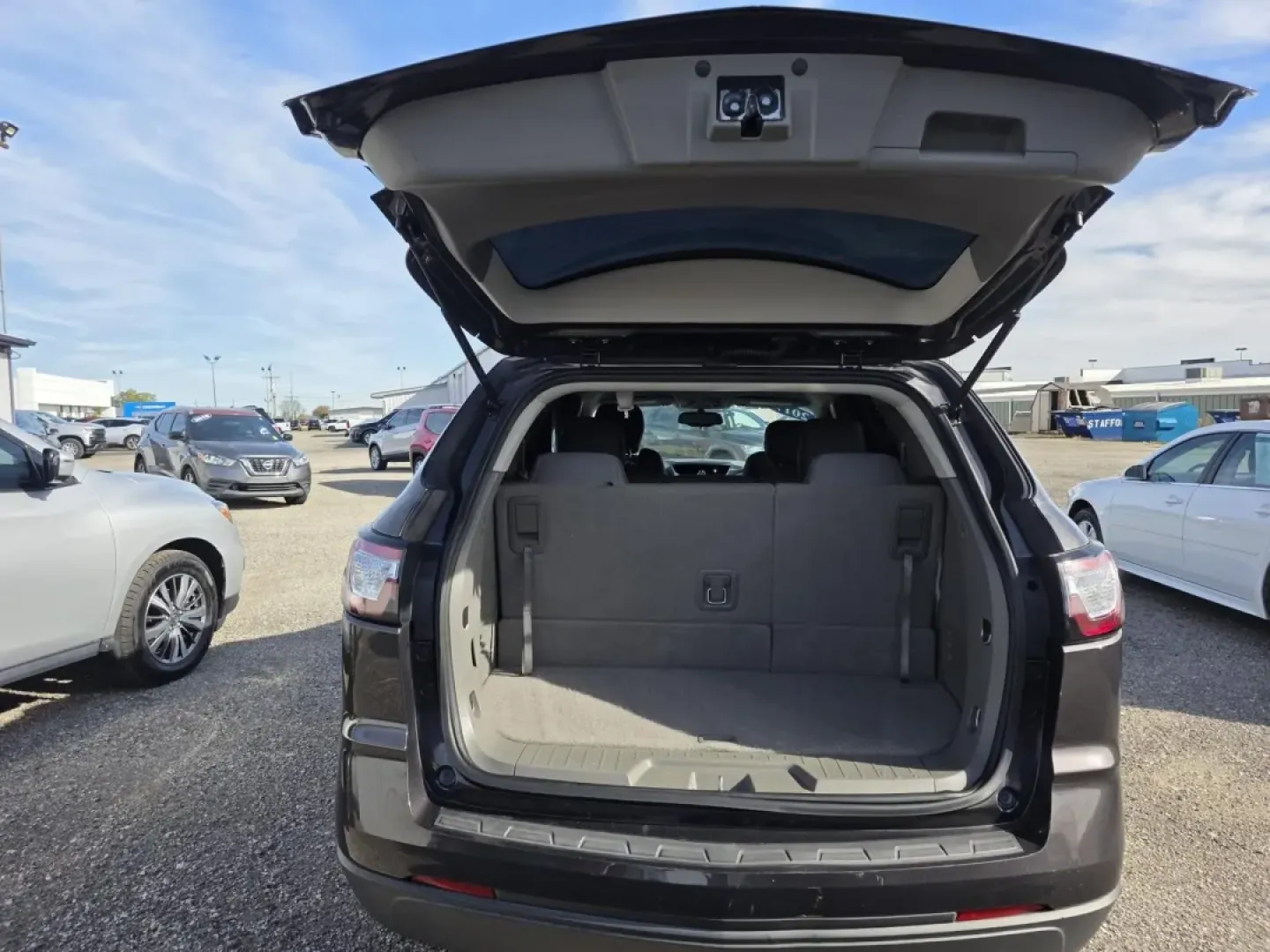 2017 Chevrolet TRAVERSE LS (1GNKRFED4HJ) with an Other engine, located at 15 Petro Dr, Warsaw, IN, 46582, (574) 306-0055, 41.273563, -85.857544 - **Explore New Adventures with the 2017 Chevrolet Traverse LS Your Perfect Family Companion!**<br /> <br /> If you're searching for a versatile vehicle that can seamlessly adapt to your family's lifestyle, look no further than the 2017 Chevrolet Traverse LS. At Auto Credit in Warsaw, Indiana, we und - Photo#6