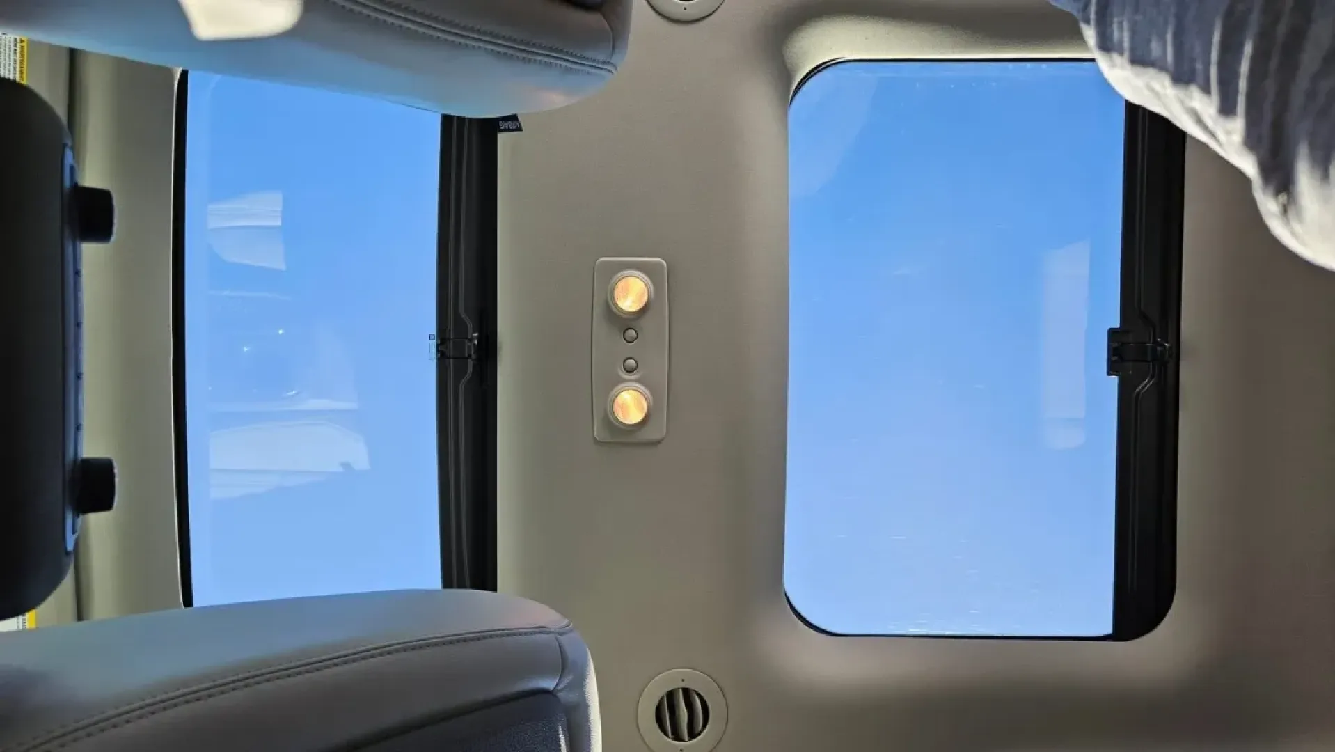 2015 GMC Acadia (1GKKRRKD0FJ) with an Other engine, located at 5744 Central Avenue, Toledo, OH, 43615, (419) 724-0130, 41.676781, -83.682137 - **Unleash Your Adventurous Spirit with the 2015 GMC Acadia - Perfect for Family Journeys and Weekend Getaways!**<br /> <br /> Are you in search of a versatile and spacious vehicle that can easily accommodate your growing family or weekend adventures? Look no further! The 2015 GMC Acadia is the perfe - Photo#8