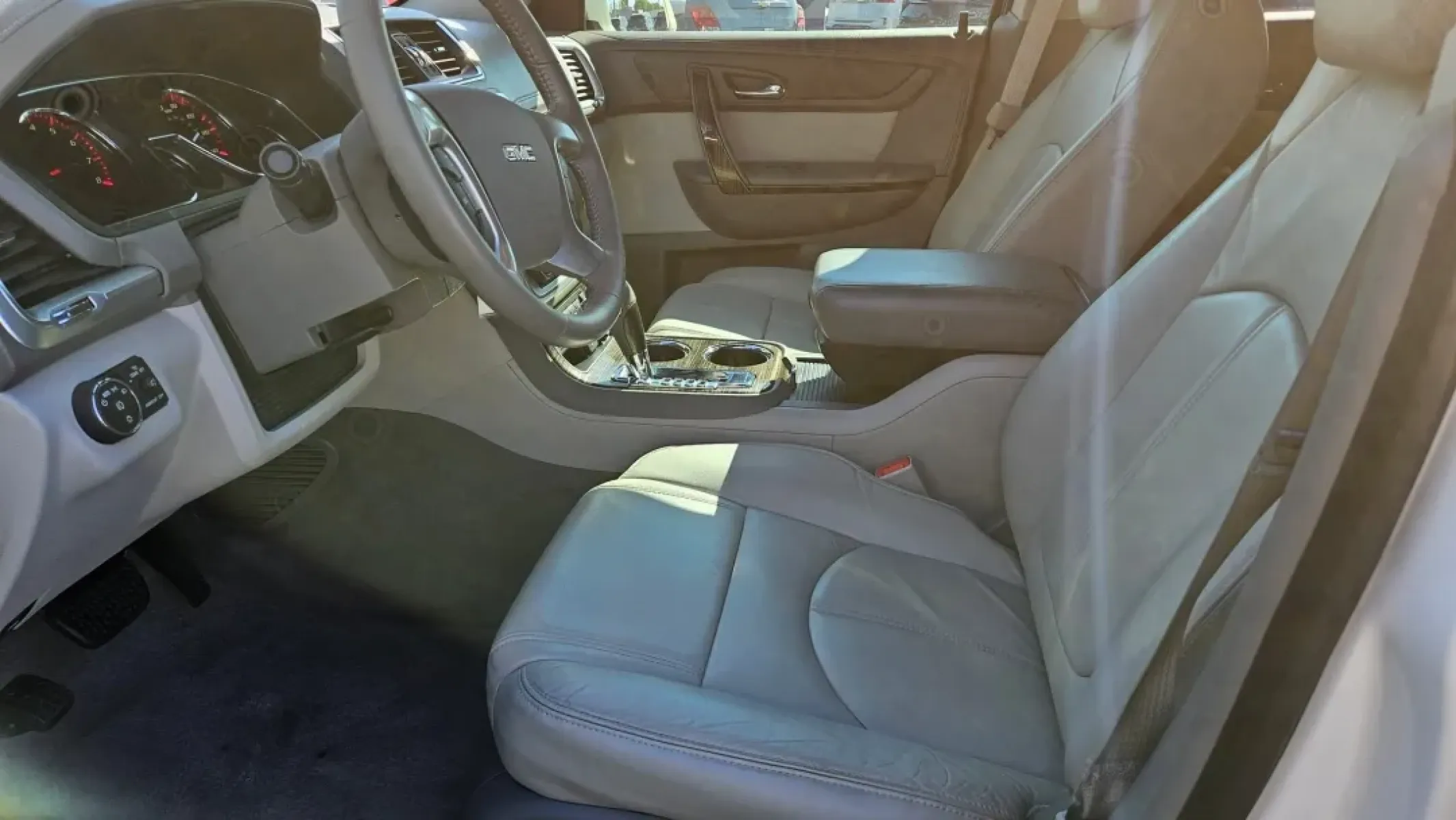 2015 GMC Acadia (1GKKRRKD0FJ) with an Other engine, located at 5744 Central Avenue, Toledo, OH, 43615, (419) 724-0130, 41.676781, -83.682137 - **Unleash Your Adventurous Spirit with the 2015 GMC Acadia - Perfect for Family Journeys and Weekend Getaways!**<br /> <br /> Are you in search of a versatile and spacious vehicle that can easily accommodate your growing family or weekend adventures? Look no further! The 2015 GMC Acadia is the perfe - Photo#9