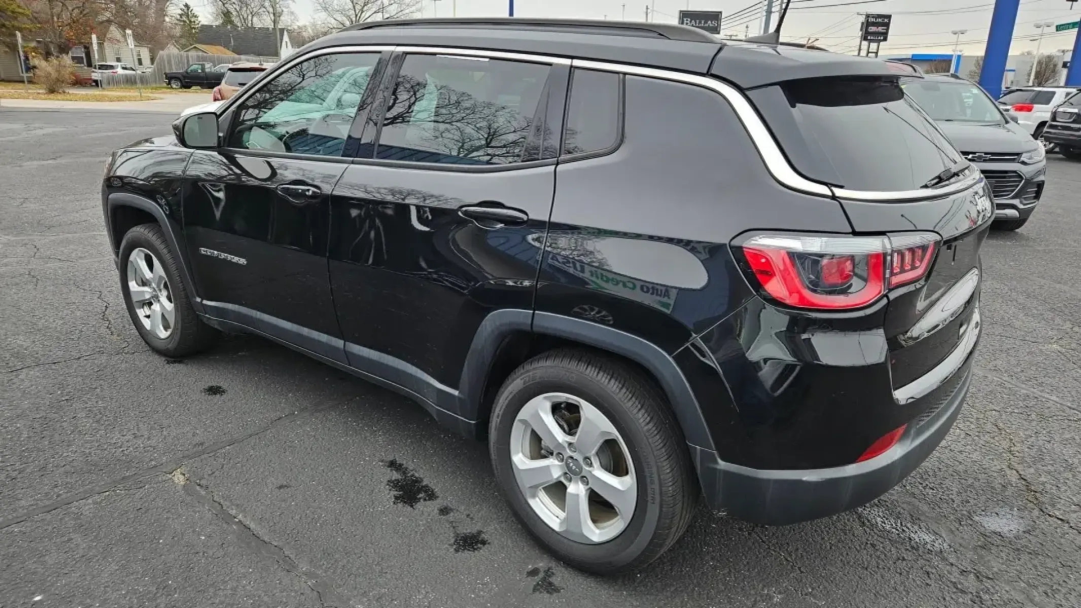 2019 Jeep Compass (3C4NJCBB1KT) with an Other engine, located at 5744 Central Avenue, Toledo, OH, 43615, (419) 724-0130, 41.676781, -83.682137 - **Adventure Awaits with the 2019 Jeep Compass Your Perfect Companion for Weekend Getaways!**<br /> <br /> If you're looking for the ideal vehicle to enhance your lifestyle and tackle your daily adventures, the 2019 Jeep Compass is the SUV for you. Whether you're cruising through Toledo's beautiful - Photo#2