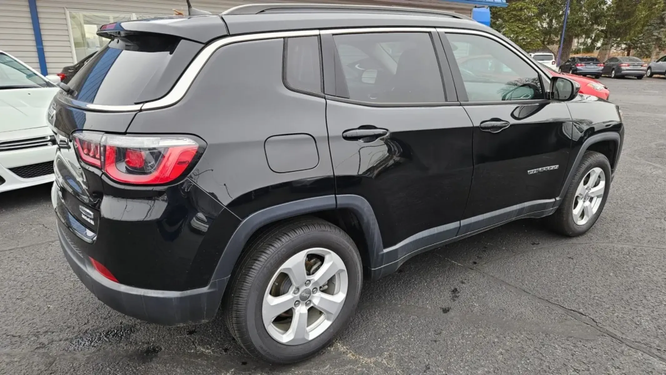 2019 Jeep Compass (3C4NJCBB1KT) with an Other engine, located at 5744 Central Avenue, Toledo, OH, 43615, (419) 724-0130, 41.676781, -83.682137 - **Adventure Awaits with the 2019 Jeep Compass Your Perfect Companion for Weekend Getaways!**<br /> <br /> If you're looking for the ideal vehicle to enhance your lifestyle and tackle your daily adventures, the 2019 Jeep Compass is the SUV for you. Whether you're cruising through Toledo's beautiful - Photo#3