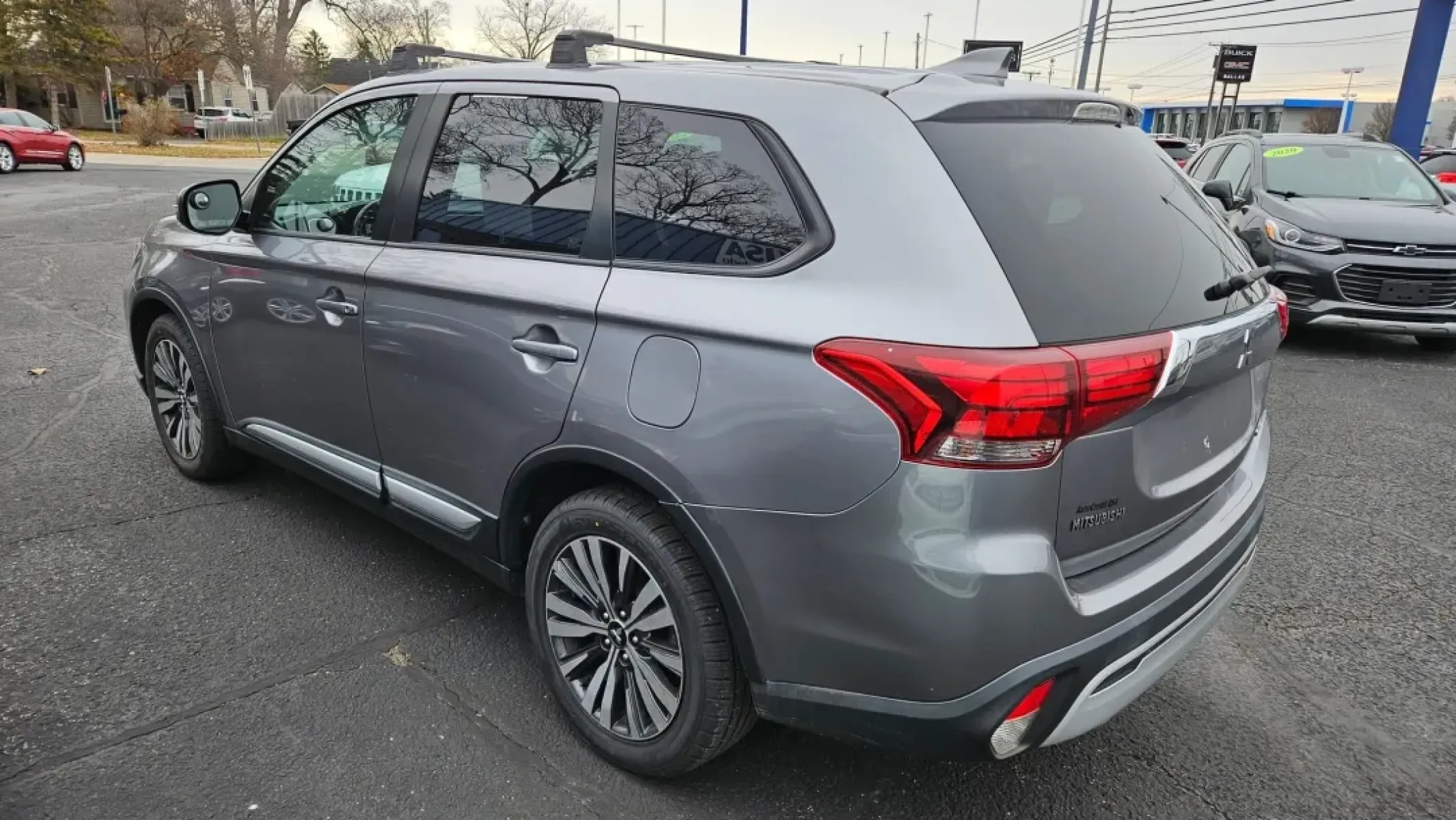 2019 Mitsubishi Outlander (JA4AD3A31KZ) with an Other engine, located at 5744 Central Avenue, Toledo, OH, 43615, (419) 724-0130, 41.676781, -83.682137 - **Discover Your Next Adventure with a 2019 Mitsubishi Outlander at Auto Credit in Toledo, OH!**<br /> <br /> Are you looking for the perfect vehicle to enhance your family's lifestyle, fit your daily commute, or accompany you on weekend getaways? Look no further! The 2019 Mitsubishi Outlander is the - Photo#2