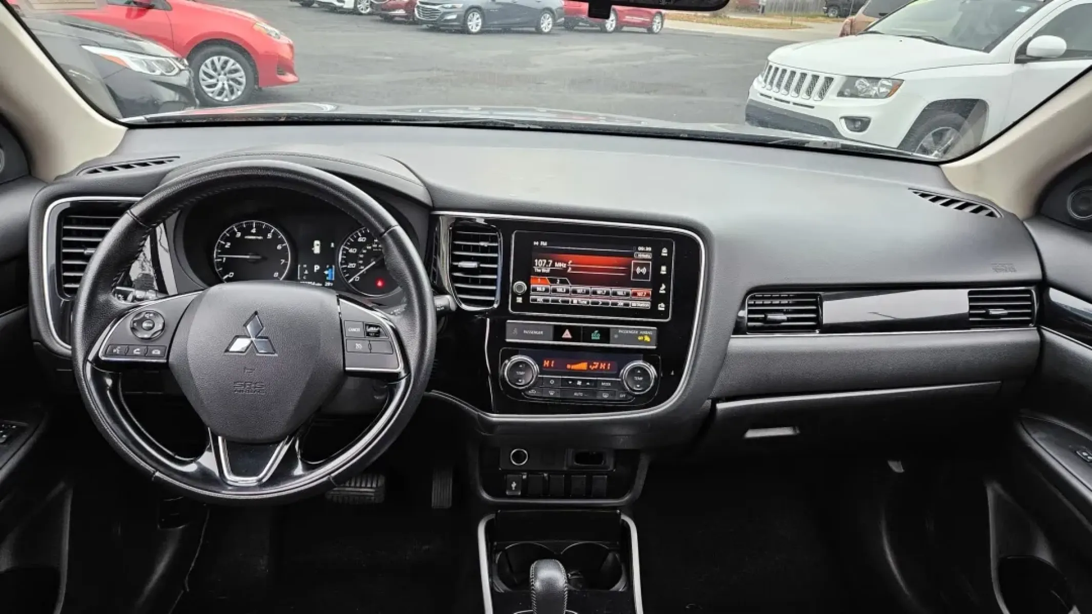 2019 Mitsubishi Outlander (JA4AD3A31KZ) with an Other engine, located at 5744 Central Avenue, Toledo, OH, 43615, (419) 724-0130, 41.676781, -83.682137 - **Discover Your Next Adventure with a 2019 Mitsubishi Outlander at Auto Credit in Toledo, OH!**<br /> <br /> Are you looking for the perfect vehicle to enhance your family's lifestyle, fit your daily commute, or accompany you on weekend getaways? Look no further! The 2019 Mitsubishi Outlander is the - Photo#8