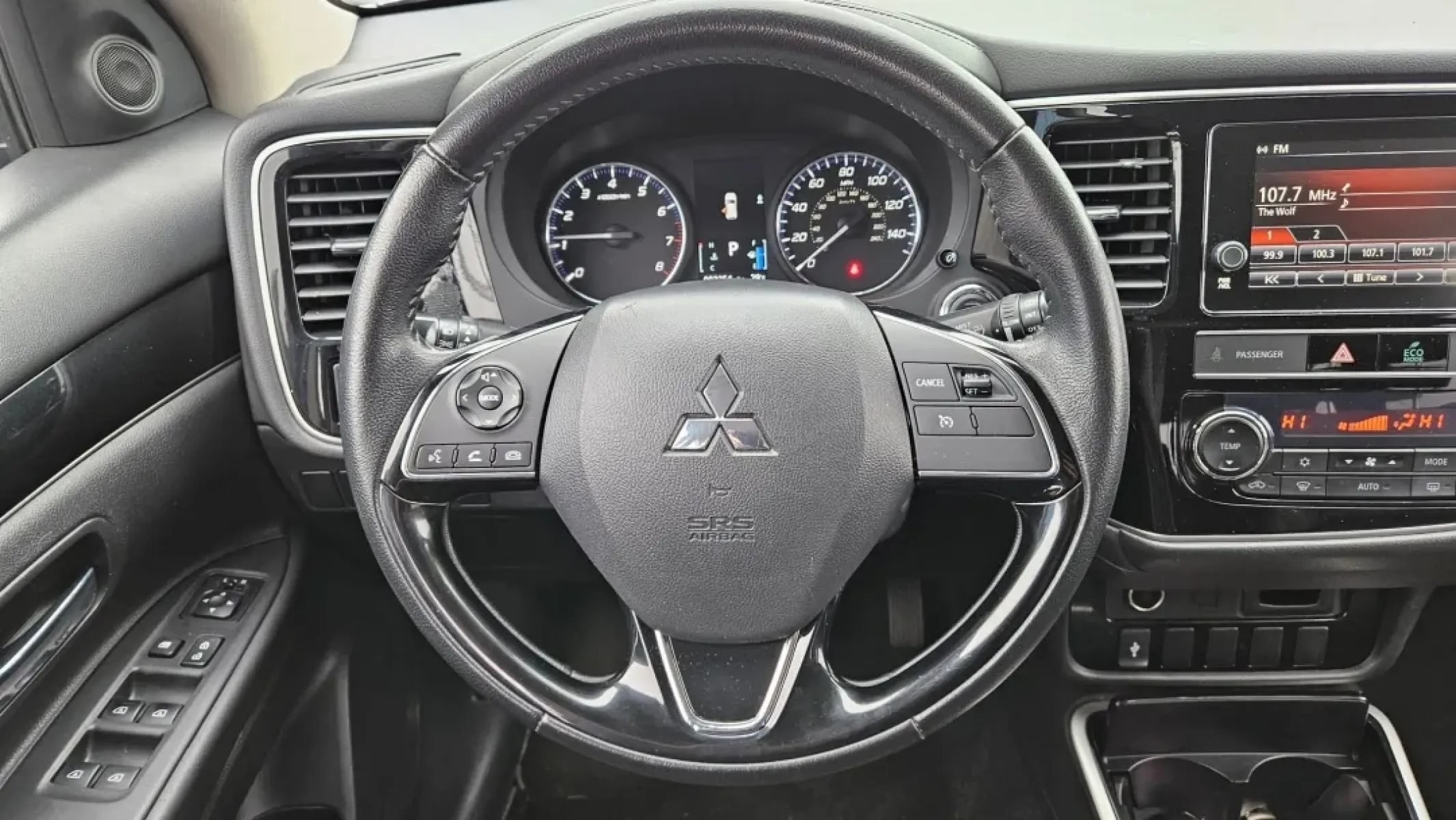 2019 Mitsubishi Outlander (JA4AD3A31KZ) with an Other engine, located at 5744 Central Avenue, Toledo, OH, 43615, (419) 724-0130, 41.676781, -83.682137 - **Discover Your Next Adventure with a 2019 Mitsubishi Outlander at Auto Credit in Toledo, OH!**<br /> <br /> Are you looking for the perfect vehicle to enhance your family's lifestyle, fit your daily commute, or accompany you on weekend getaways? Look no further! The 2019 Mitsubishi Outlander is the - Photo#9