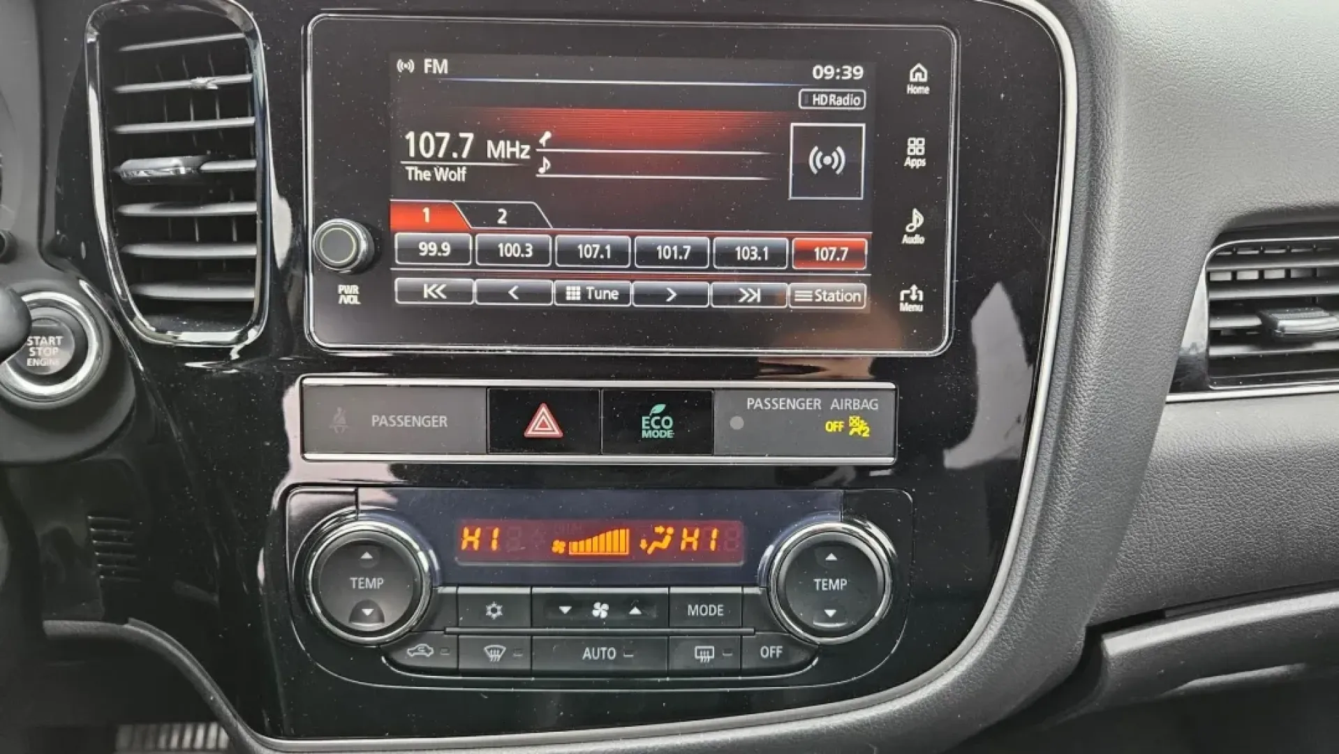 2019 Mitsubishi Outlander (JA4AD3A31KZ) with an Other engine, located at 5744 Central Avenue, Toledo, OH, 43615, (419) 724-0130, 41.676781, -83.682137 - **Discover Your Next Adventure with a 2019 Mitsubishi Outlander at Auto Credit in Toledo, OH!**<br /> <br /> Are you looking for the perfect vehicle to enhance your family's lifestyle, fit your daily commute, or accompany you on weekend getaways? Look no further! The 2019 Mitsubishi Outlander is the - Photo#11