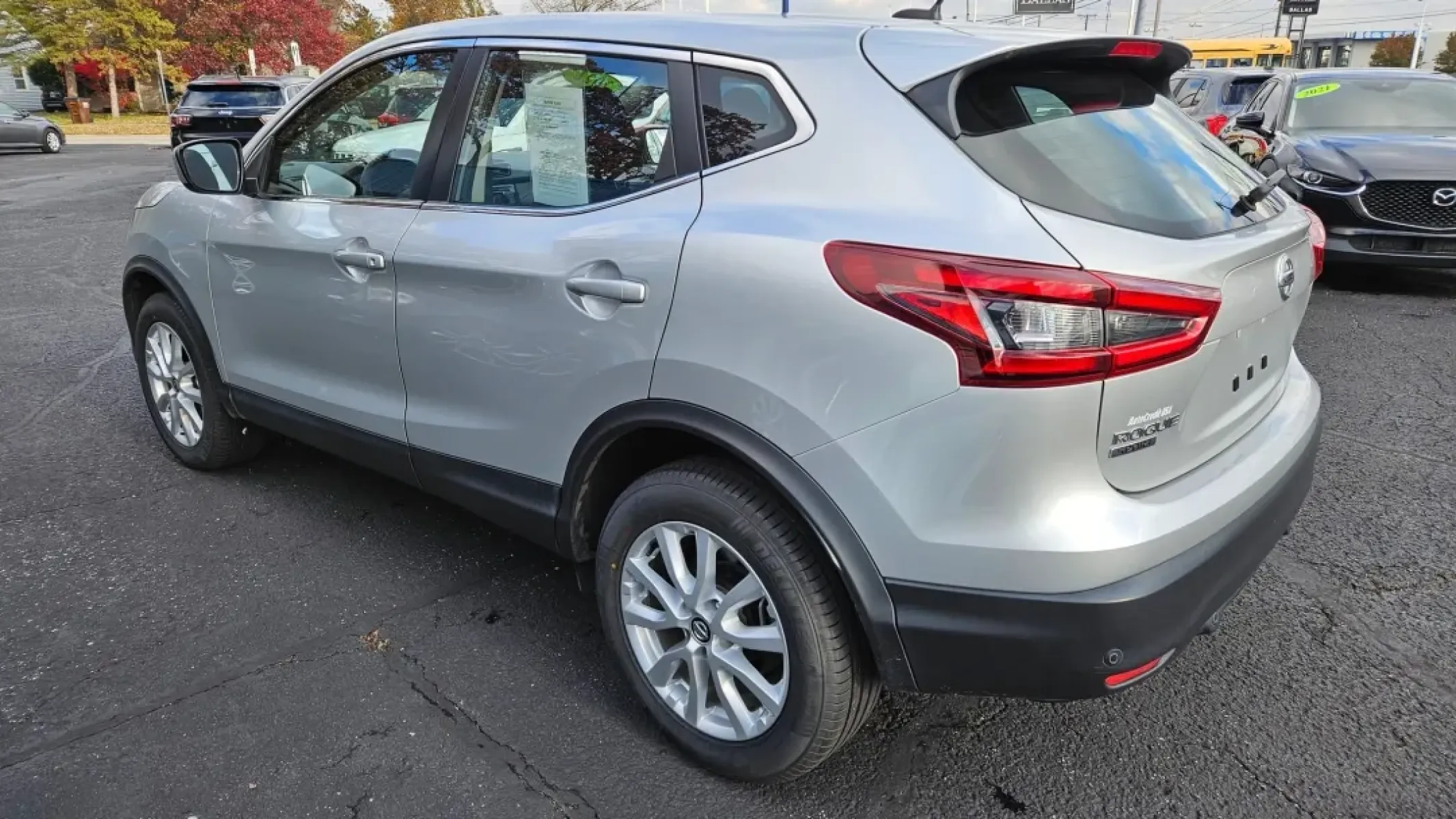 2021 Nissan Rogue (JN1BJ1AV9MW) with an Other engine, located at 5744 Central Avenue, Toledo, OH, 43615, (419) 724-0130, 41.676781, -83.682137 - **Adventure Awaits: Drive Home a 2021 Nissan Rogue Today!** <br /> <br /> Are you ready to elevate your lifestyle with a vehicle that complements your everyday adventures? Look no further! This 2021 Nissan Rogue is the perfect SUV for those who love to explore the great outdoors or need a reliable - Photo#2