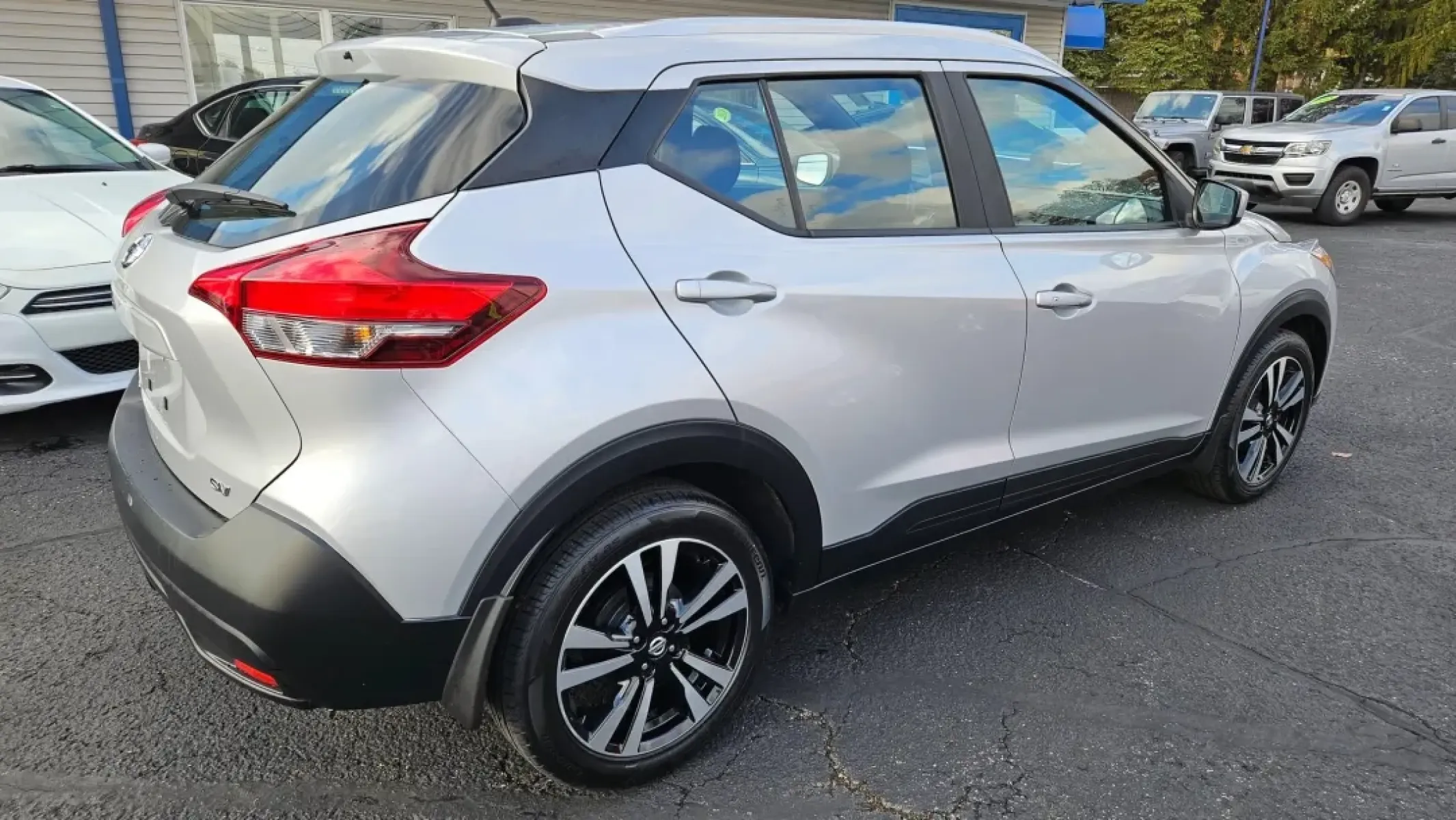 2018 Nissan KICKS SR; S; SV (3N1CP5CU4JL) with an Other engine, located at 5744 Central Avenue, Toledo, OH, 43615, (419) 724-0130, 41.676781, -83.682137 - ### Discover Your Next Adventure with the 2018 Nissan KICKS SR at Auto Credit in Toledo, OH!<br /> <br /> Are you ready for your next journey? Whether you're navigating the bustling streets of Toledo or planning a weekend getaway to the scenic shores of Lake Erie, the 2018 Nissan KICKS SR is the per - Photo#4