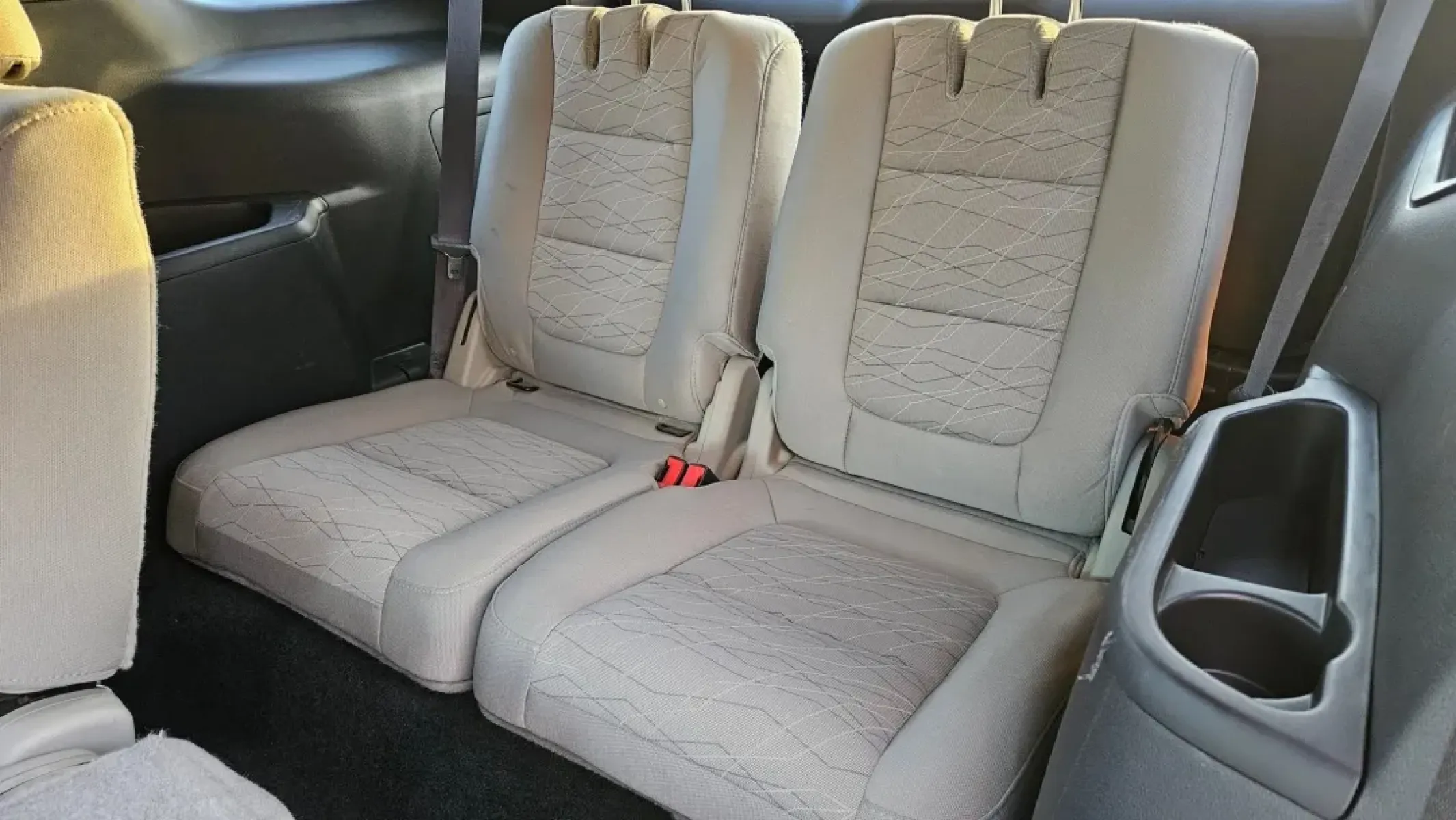 2015 Ford EXPLORER BASE (1FM5K8B83FG) with an Other engine, located at 5744 Central Avenue, Toledo, OH, 43615, (419) 724-0130, 41.676781, -83.682137 - **Adventure Awaits with the 2015 Ford Explorer Base SUV at Auto Credit Toledo!**<br /> <br /> Are you ready for your next family adventure or daily commute? Look no further than this spacious 2015 Ford Explorer Base, available now at Auto Credit in Toledo, Ohio. Whether you're planning a weekend get - Photo#6