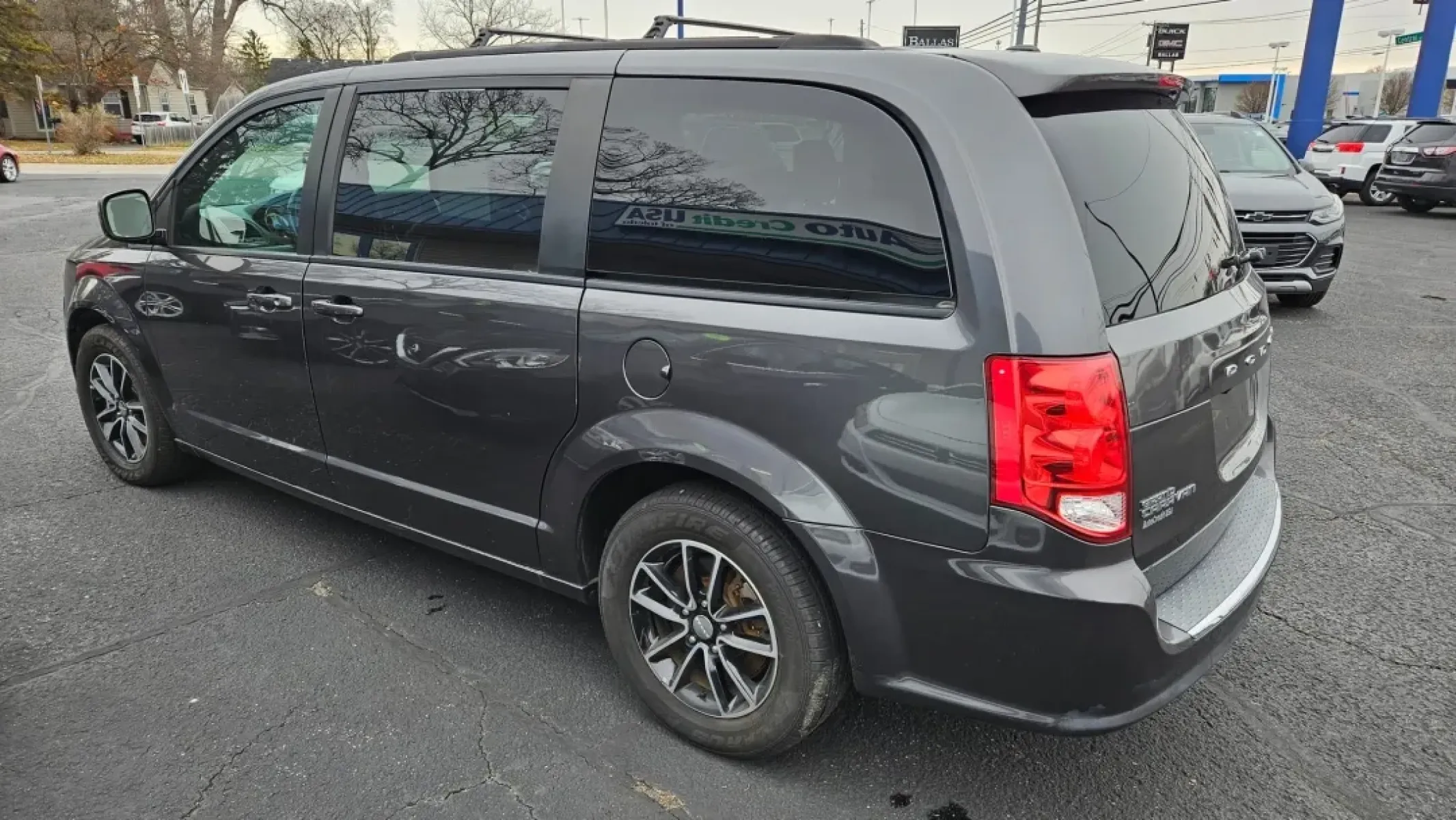 2019 Dodge Grand Caravan (2C4RDGEGXKR) with an Other engine, located at 5744 Central Avenue, Toledo, OH, 43615, (419) 724-0130, 41.676781, -83.682137 - Transform your family adventures with this versatile 2019 Dodge Grand Caravan, perfect for growing families or anyone who needs extra space and comfort on the go. Whether you're carpooling to soccer practice, heading out for a weekend getaway, or simply running errands around Toledo, this dependable - Photo#2