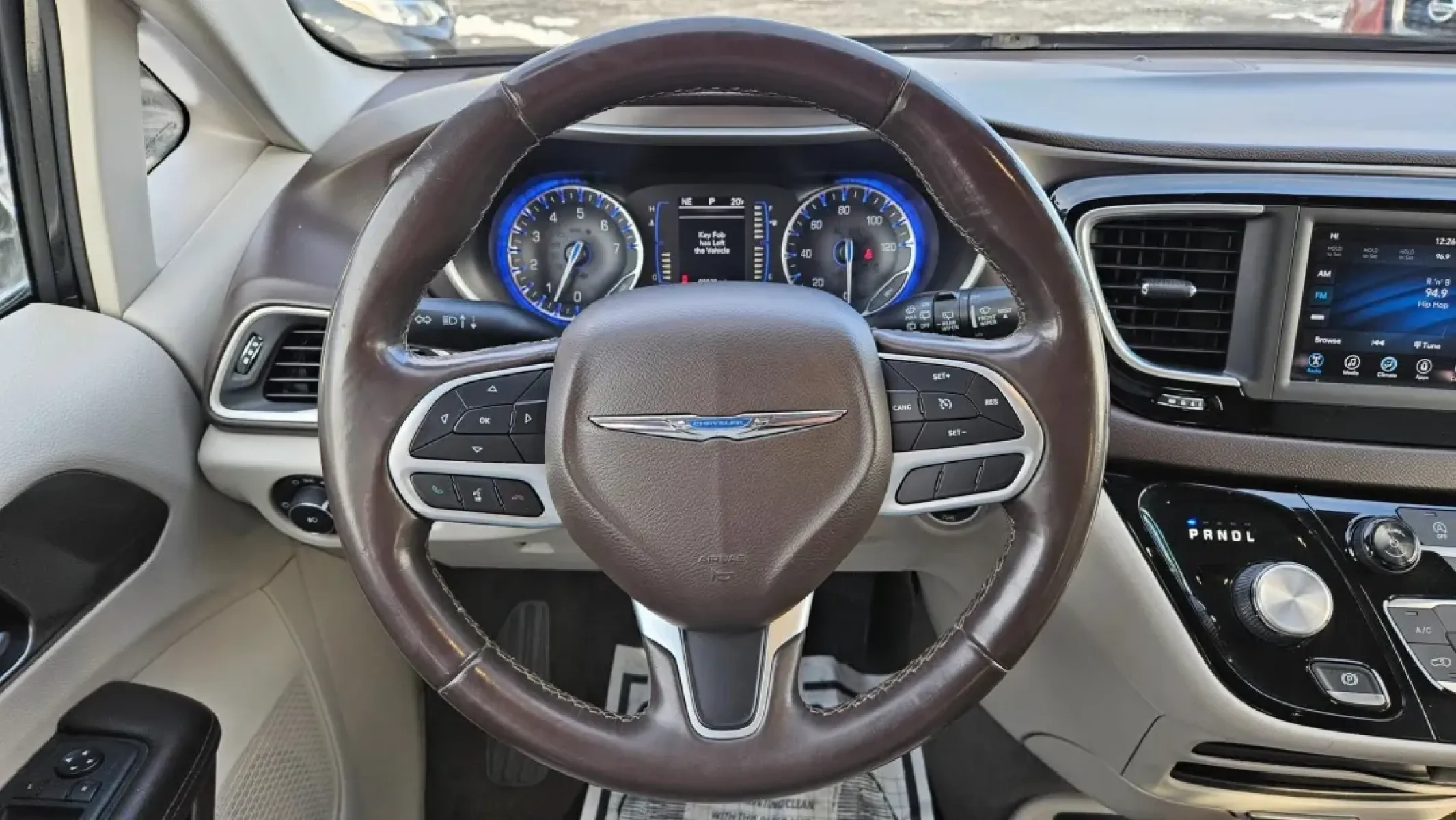 2018 Chrysler PACIFICA (2C4RC1BG3JR) with an Other engine, located at 5744 Central Avenue, Toledo, OH, 43615, (419) 724-0130, 41.676781, -83.682137 - ### Discover Your New Family Adventure: 2018 Chrysler Pacifica at Auto Credit in Toledo, OH!<br /> <br /> Are you ready to elevate your family outings and daily commutes? The 2018 Chrysler Pacifica offers an exceptional blend of comfort, spaciousness, and modern technology, making it the perfect veh - Photo#9