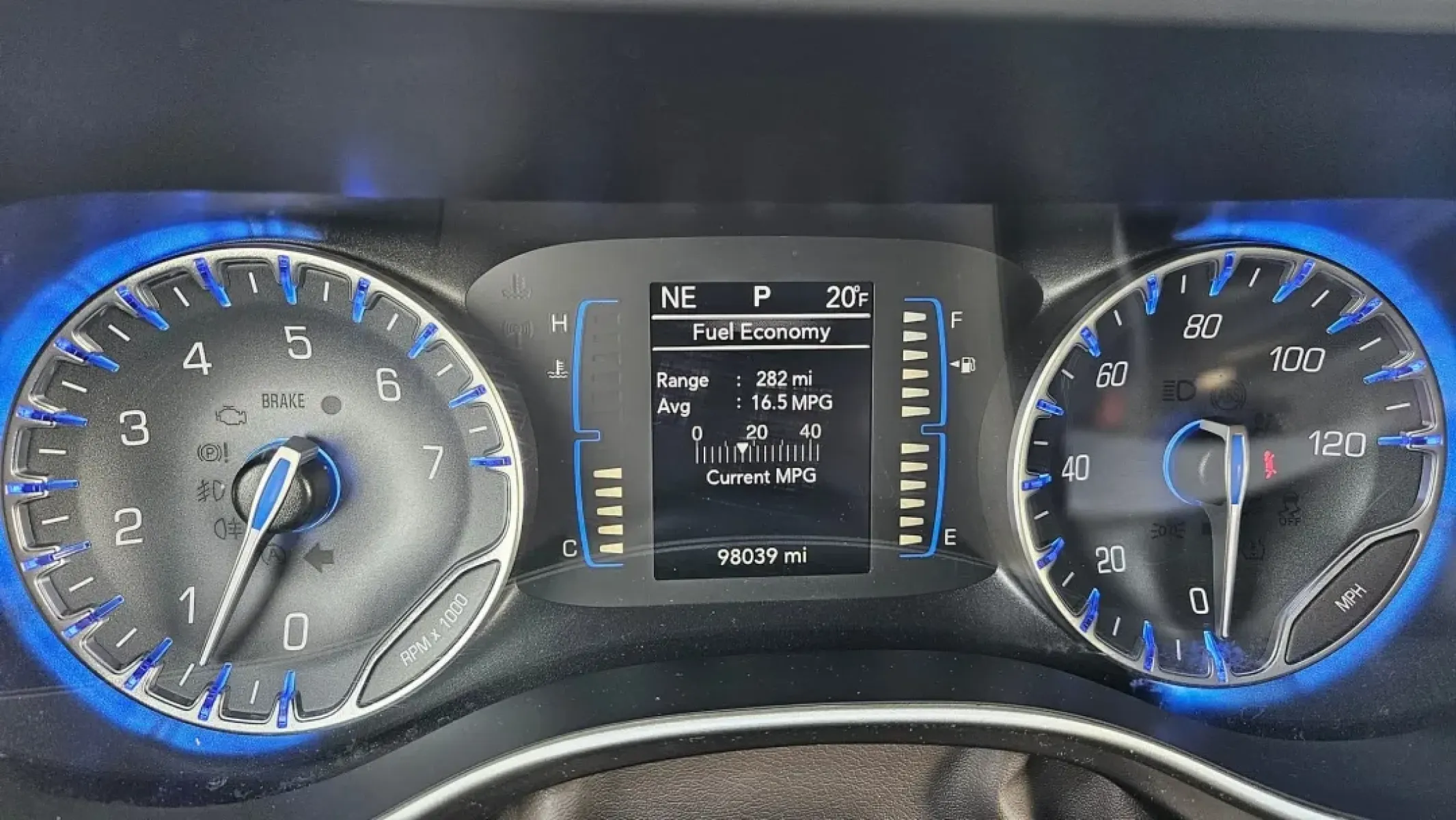 2018 Chrysler PACIFICA (2C4RC1BG3JR) with an Other engine, located at 5744 Central Avenue, Toledo, OH, 43615, (419) 724-0130, 41.676781, -83.682137 - ### Discover Your New Family Adventure: 2018 Chrysler Pacifica at Auto Credit in Toledo, OH!<br /> <br /> Are you ready to elevate your family outings and daily commutes? The 2018 Chrysler Pacifica offers an exceptional blend of comfort, spaciousness, and modern technology, making it the perfect veh - Photo#10