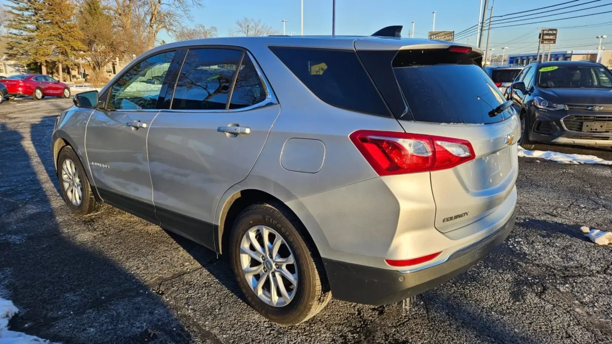 2018 Chevrolet EQUINOX (2GNAXJEV1J6) with an Other engine, located at 5744 Central Avenue, Toledo, OH, 43615, (419) 724-0130, 41.676781, -83.682137 - **Get Ready for Adventure with the 2018 Chevrolet Equinox at Auto Credit in Toledo, OH!**<br /> <br /> Are you searching for a versatile vehicle that fits seamlessly into your busy lifestyle? Look no further than the 2018 Chevrolet Equinox, available now at Auto Credit in Toledo, Ohio. Designed to a - Photo#2