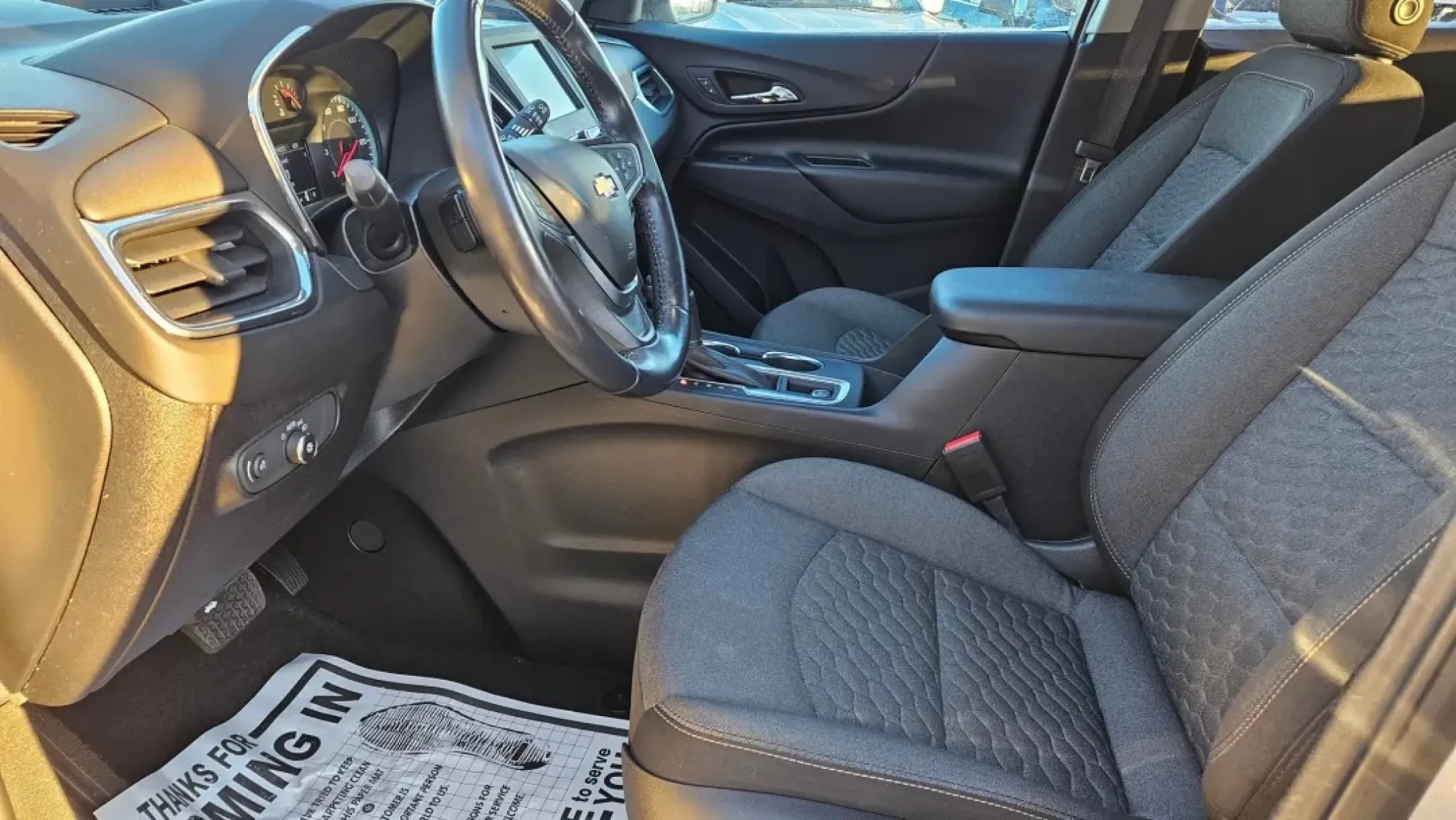 2018 Chevrolet EQUINOX (2GNAXJEV1J6) with an Other engine, located at 5744 Central Avenue, Toledo, OH, 43615, (419) 724-0130, 41.676781, -83.682137 - **Get Ready for Adventure with the 2018 Chevrolet Equinox at Auto Credit in Toledo, OH!**<br /> <br /> Are you searching for a versatile vehicle that fits seamlessly into your busy lifestyle? Look no further than the 2018 Chevrolet Equinox, available now at Auto Credit in Toledo, Ohio. Designed to a - Photo#5