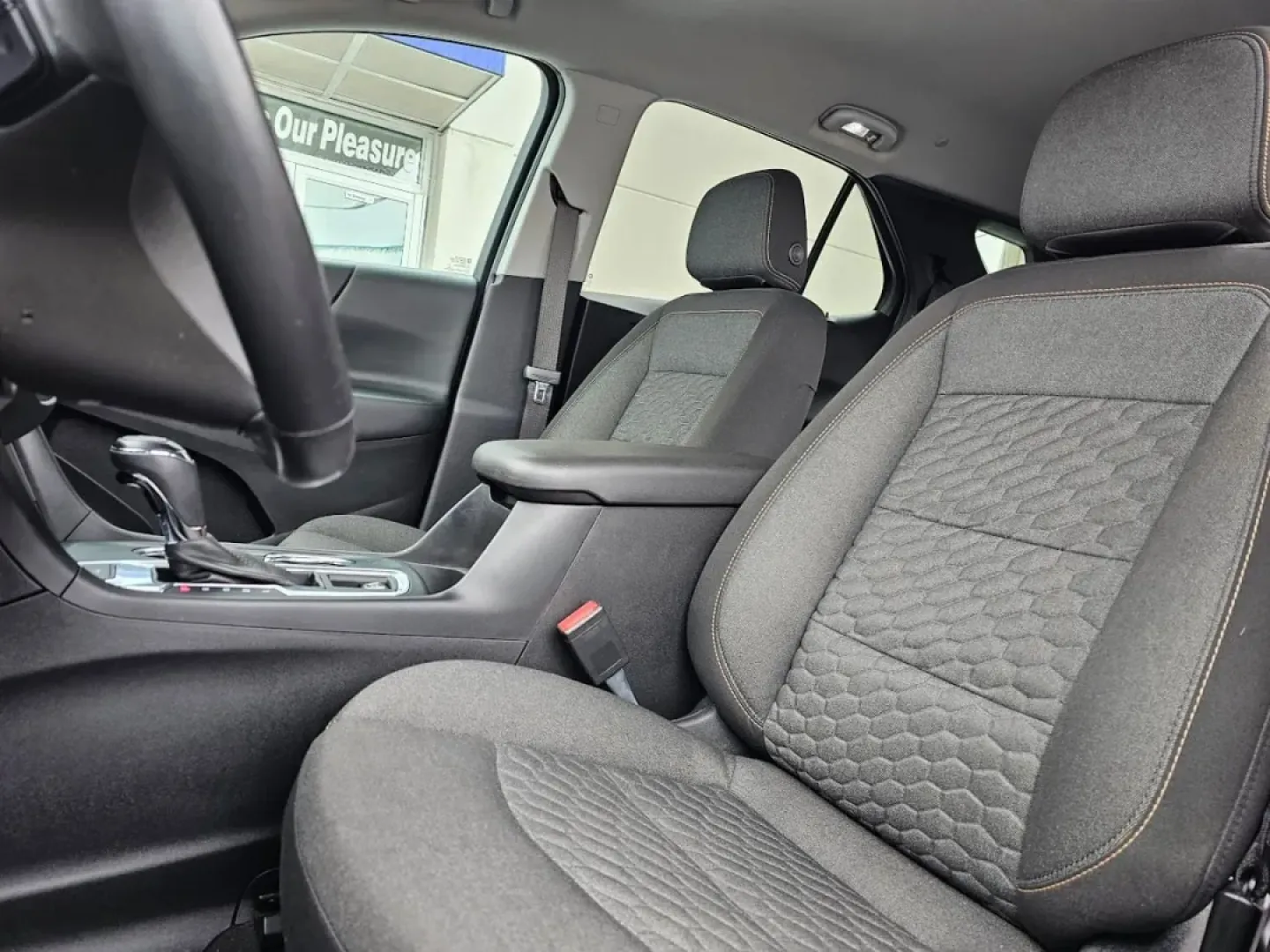 2018 Chevrolet EQUINOX (2GNAXKEX8J6) with an Other engine, located at 502 South Main Street, Columbia City, IN, 46725, (260) 244-4645, 41.151382, -85.490578 - **Adventure Awaits with the 2018 Chevrolet Equinox LT Perfect for Family Road Trips and Daily Commutes!**<br /> <br /> Are you searching for a versatile vehicle that can handle both your busy family life and spontaneous weekend getaways? Look no further than this stunning 2018 Chevrolet Equinox LT - Photo#3