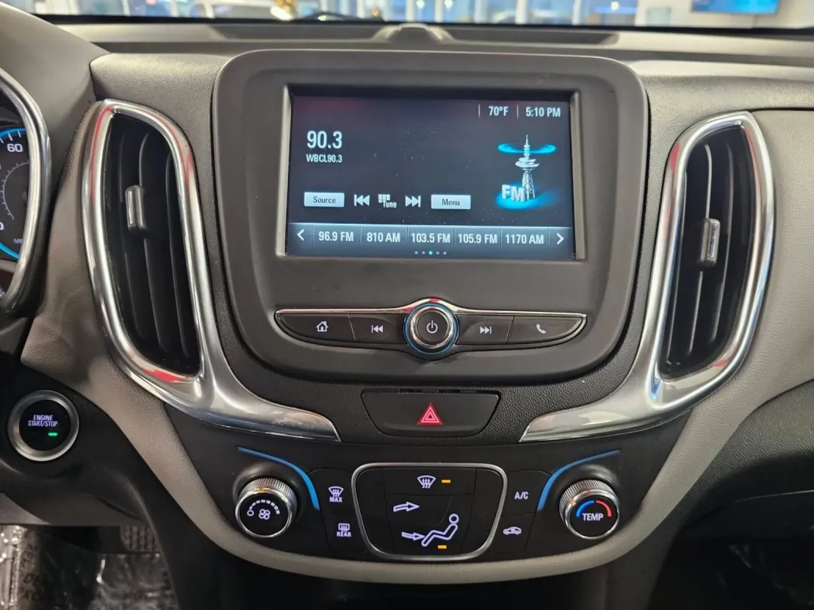 2018 Chevrolet EQUINOX (2GNAXHEV0J6) with an Other engine, located at 502 South Main Street, Columbia City, IN, 46725, (260) 244-4645, 41.151382, -85.490578 - **Discover Your Next Adventure with the 2018 Chevrolet Equinox at Auto Credit in Columbia City, IN!**<br /> <br /> Are you looking for a versatile vehicle that fits seamlessly into your busy lifestyle? The 2018 Chevrolet Equinox is the perfect companion for families on the go, weekend adventurers, a - Photo#4