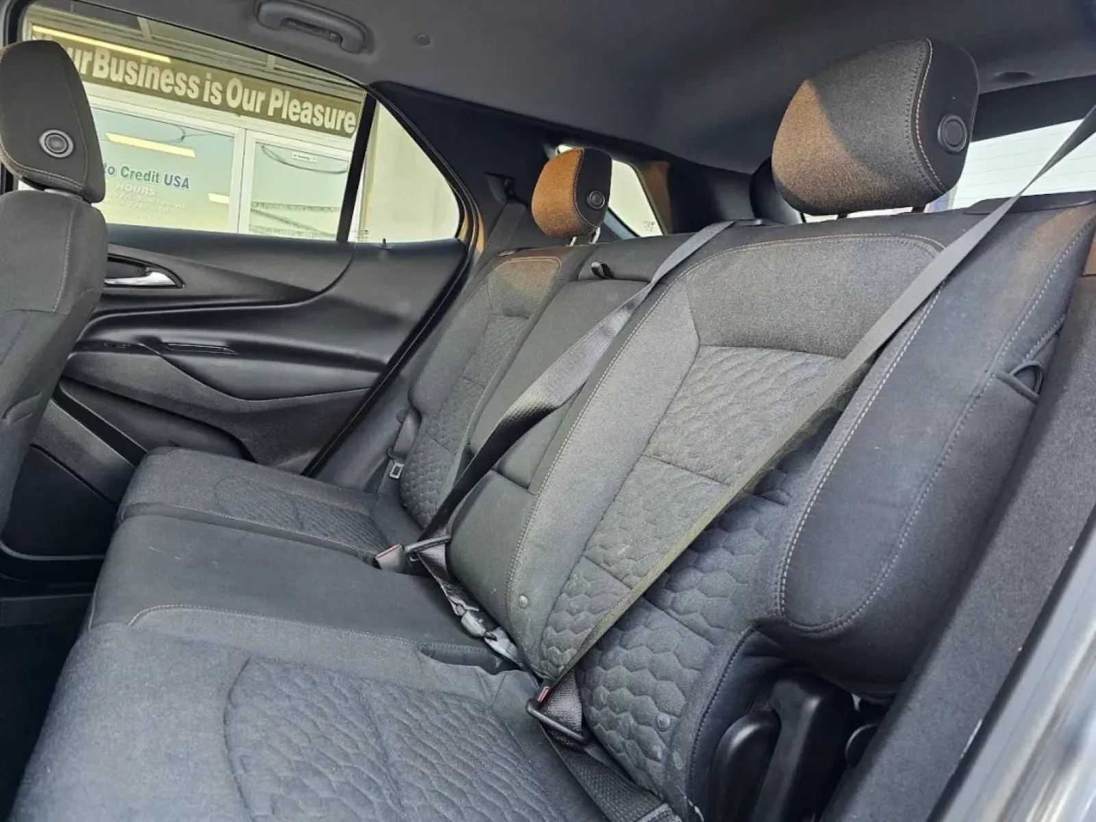 2018 Chevrolet EQUINOX (3GNAXJEV6JL) with an Other engine, located at 502 South Main Street, Columbia City, IN, 46725, (260) 244-4645, 41.151382, -85.490578 - Looking for an exceptional vehicle that seamlessly fits your active lifestyle? The 2018 Chevrolet Equinox, available now at Auto Credit in Columbia City, Indiana, is perfect for those who crave versatility and comfort. Whether you're commuting to work, running errands around the beautiful neighborho - Photo#2