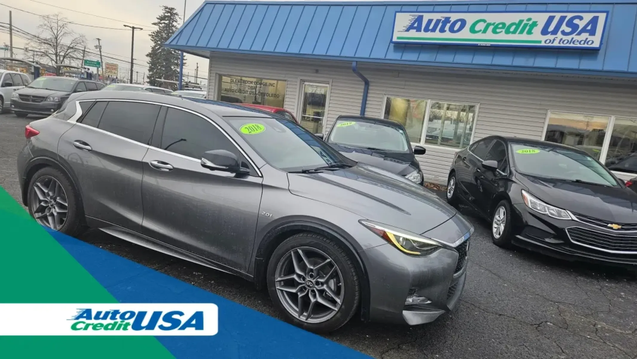 2018 Infiniti QX30 (SJKCH5CP8JA) with an Other engine, located at 5744 Central Avenue, Toledo, OH, 43615, (419) 724-0130, 41.676781, -83.682137 - Are you ready to elevate your driving experience? The 2018 Infiniti QX30 is the perfect blend of luxury and practicality, making it an ideal choice for those looking to combine style with functionality. Whether you're commuting to work, shuttling the kids around the Toledo area, or embarking on week - Photo#0