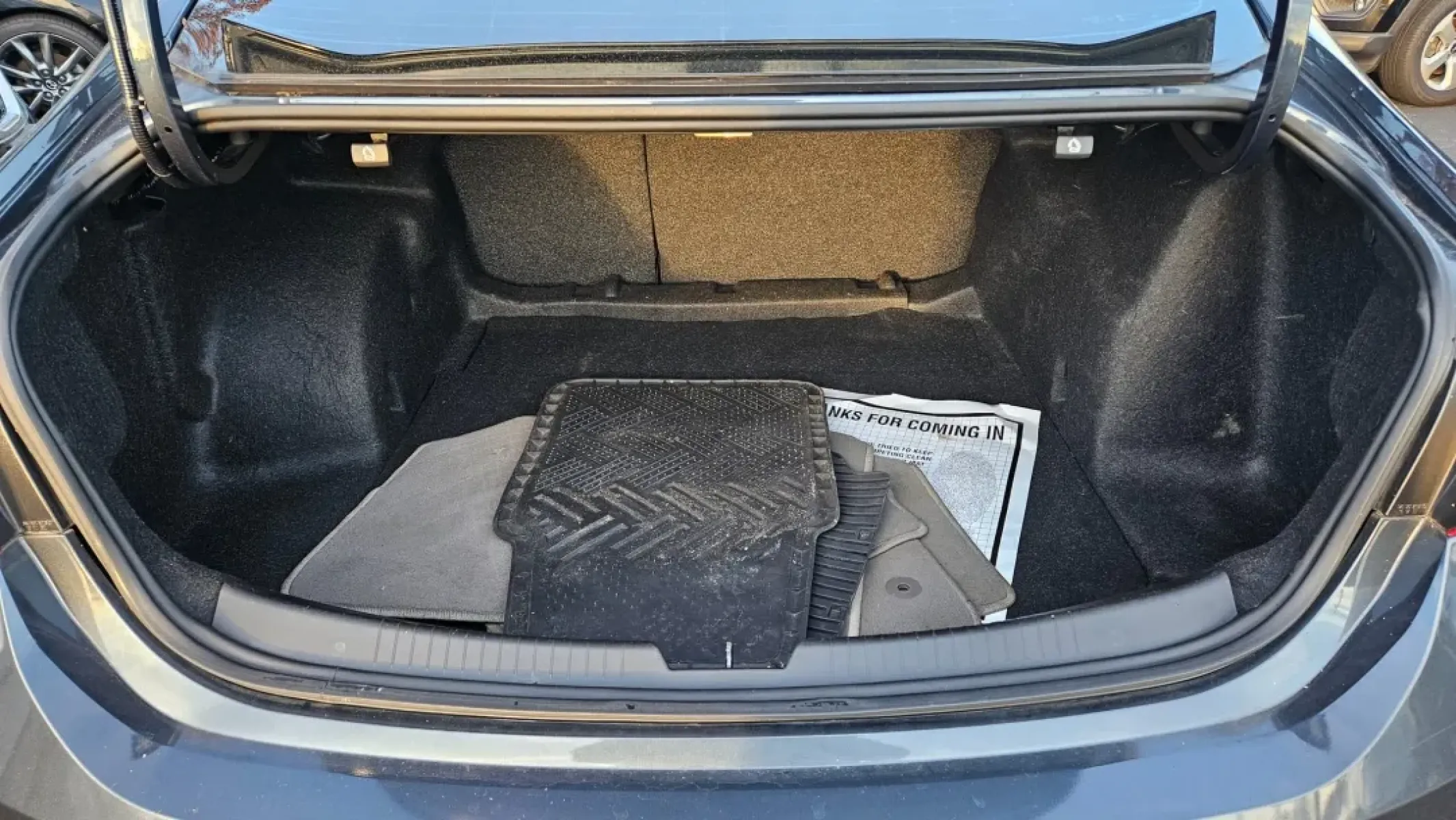 2020 Chevrolet MALIBU LT (1LT) (1G1ZD5ST6LF) with an Other engine, located at 5744 Central Avenue, Toledo, OH, 43615, (419) 724-0130, 41.676781, -83.682137 - **Drive into Versatility: 2020 Chevrolet Malibu LT in Toledo, OH**<br /> <br /> Are you searching for a reliable vehicle that effortlessly adapts to your lifestyle? Whether you have a busy family schedule, a long daily commute, or a penchant for spontaneous weekend getaways, the 2020 Chevrolet Malib - Photo#4