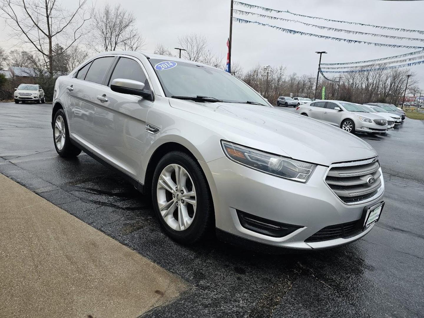 2014 SILVER FORD TAURUS SEL (1FAHP2E85EG) with an 3.5L V-6 engine, 6 speed AT transmission, located at 502 South Main Street, Columbia City, IN, 46725, (260) 244-4645, 41.151382, -85.490578 - 2014 FORD TAURUS SEL - Photo#6