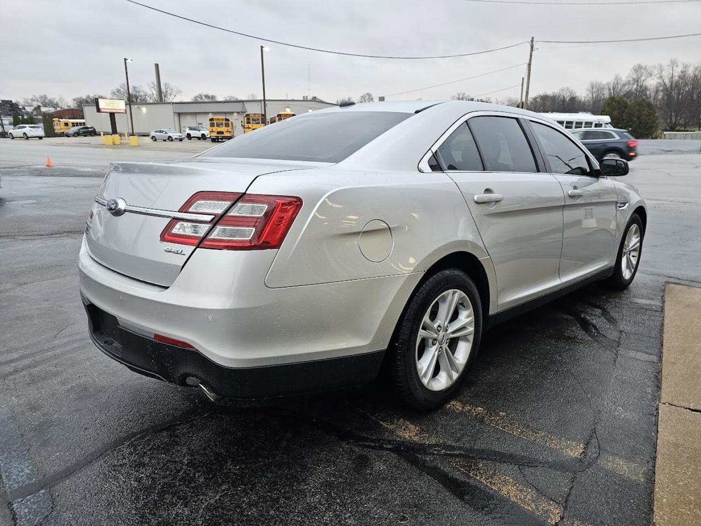 2014 SILVER FORD TAURUS SEL (1FAHP2E85EG) with an 3.5L V-6 engine, 6 speed AT transmission, located at 502 South Main Street, Columbia City, IN, 46725, (260) 244-4645, 41.151382, -85.490578 - 2014 FORD TAURUS SEL - Photo#7