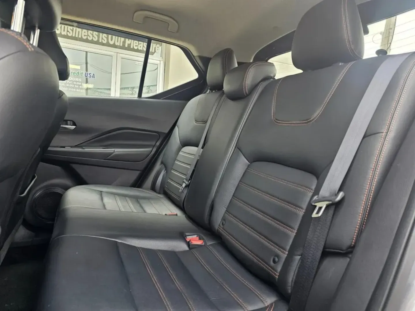 2019 SILVER /BLACK Nissan KICKS S (3N1CP5CUXKL) with an 1.6L L4 engine, CVT transmission, located at 502 South Main Street, Columbia City, IN, 46725, (260) 244-4645, 41.151382, -85.490578 - 2019 Nissan KICKS S - Photo#4