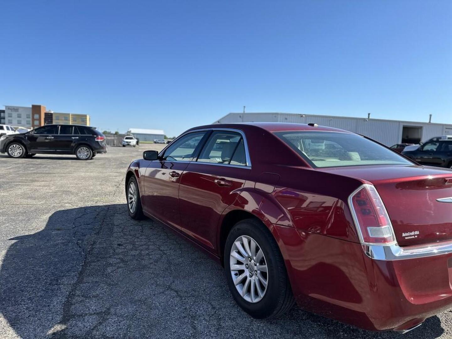 2014 RED CHRYSLER 300 TOURING (2C3CCAAG5EH) with an Other engine, located at 100 West Coliseum Boulevard, Fort Wayne, IN, 46805, (260) 471-0567, 41.118340, -85.141014 - 2014 CHRYSLER 300 TOURING - Photo#4